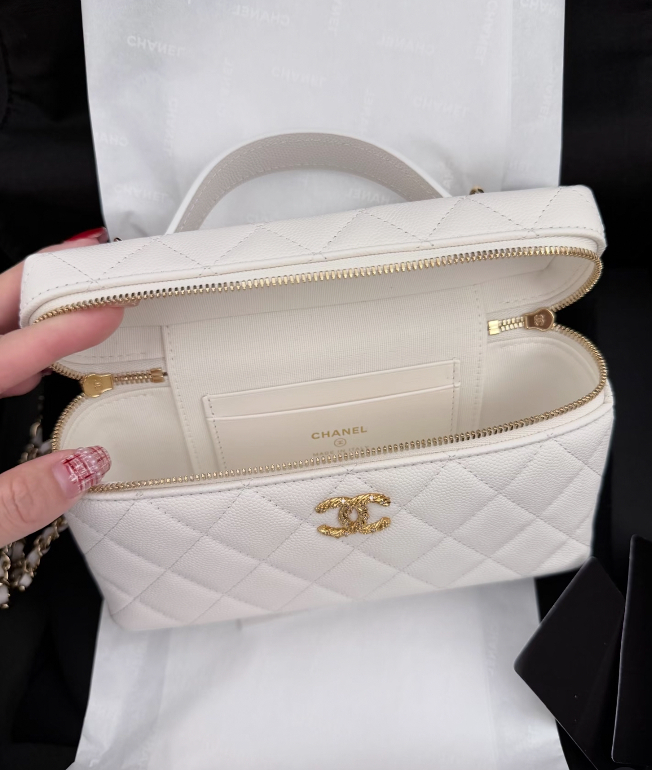 Chanel 26P 白色鑽扣 CC LP