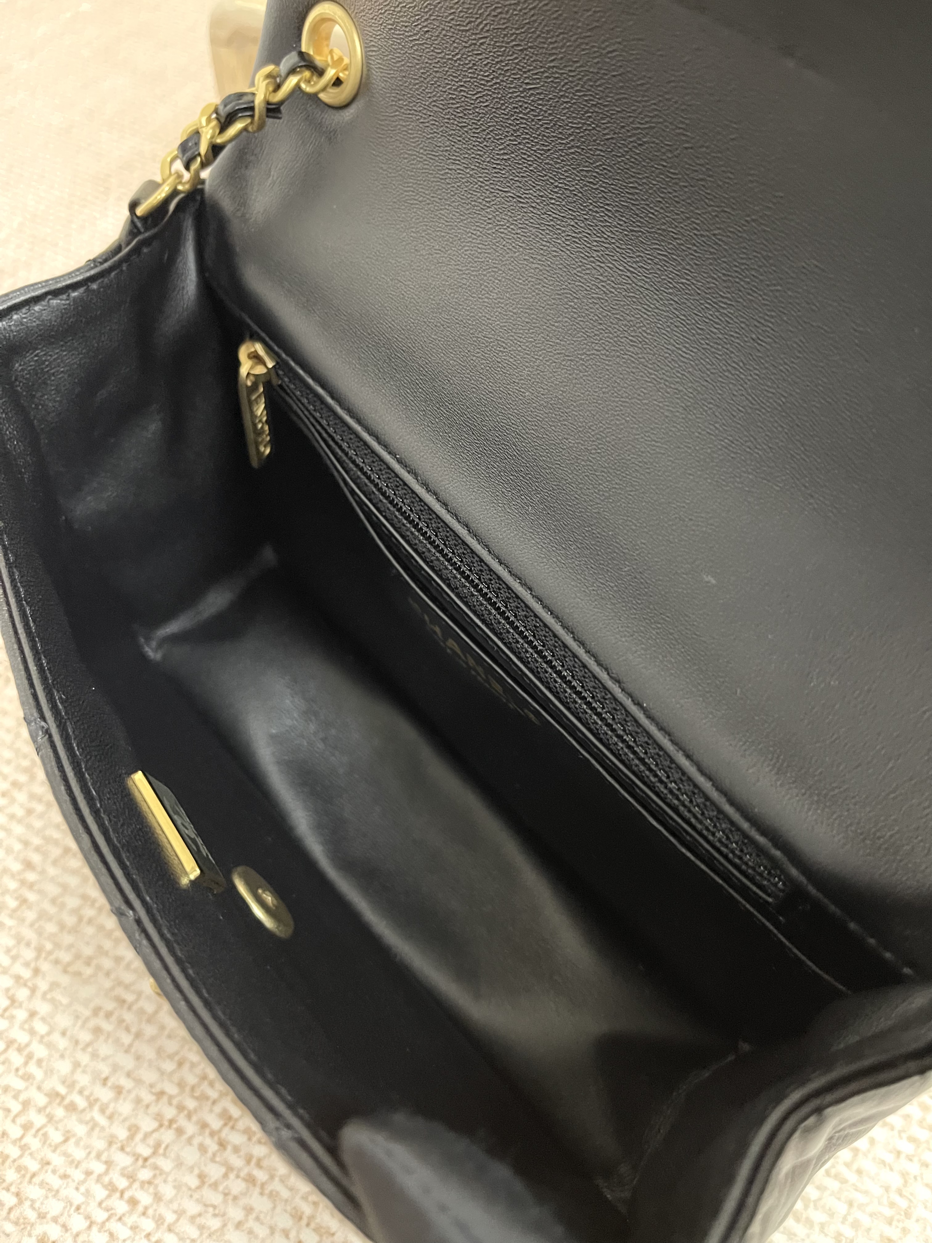 Unused item Chanel Coco de Toi Heart Chain Square Flap Bag/ Product Code: 26020602