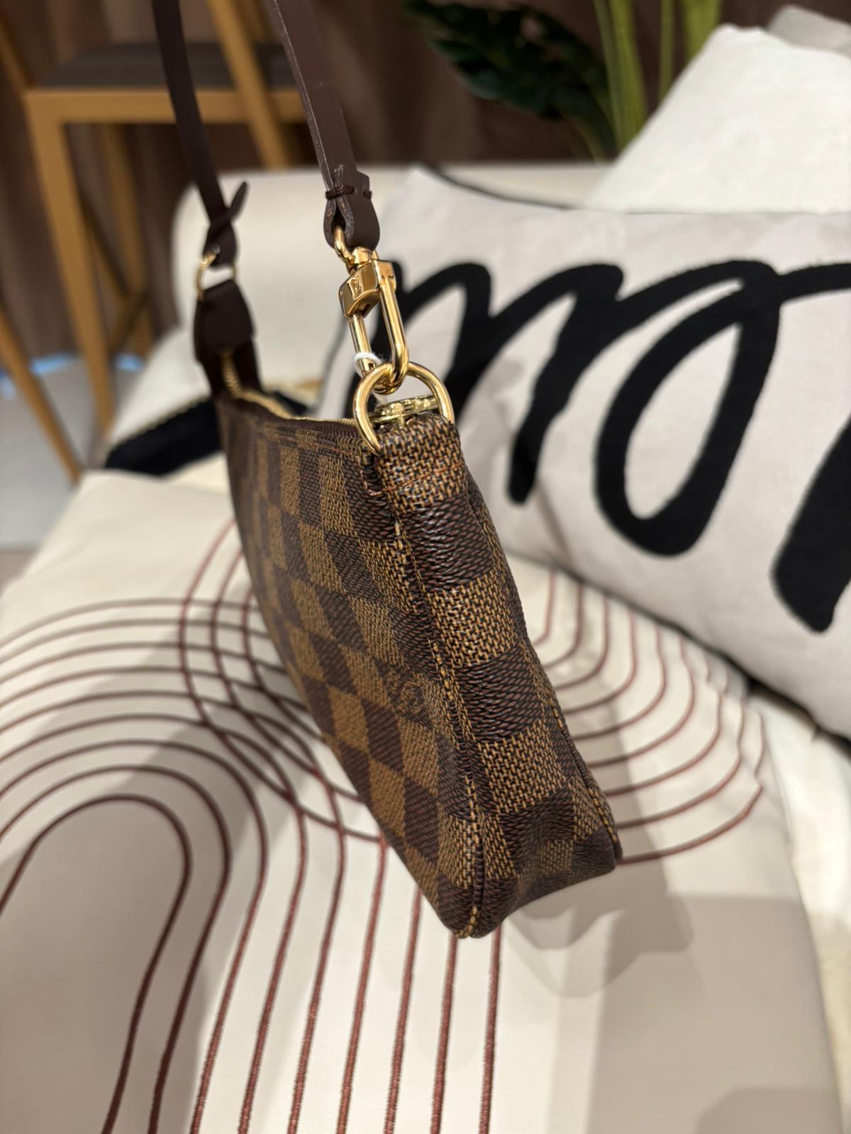 全新 Lv pochette hobo bag 100%Authentic, 全新未使用品 