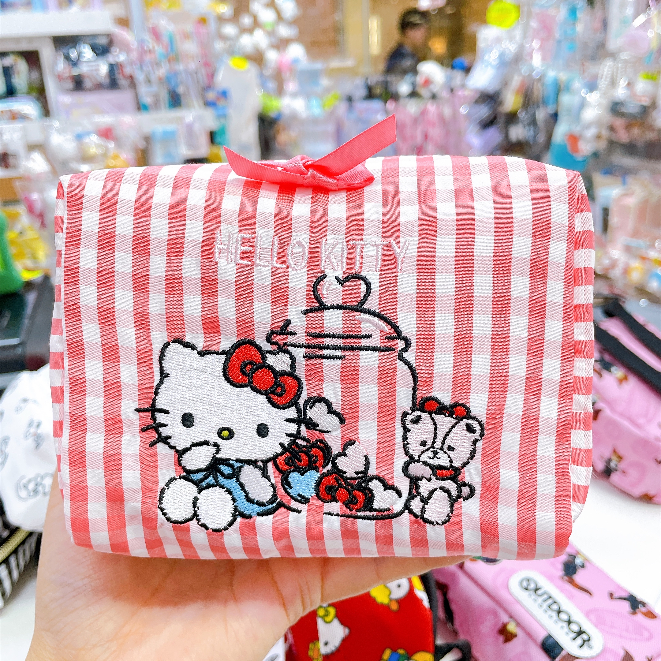 日本直送Hello Kitty化妝袋
