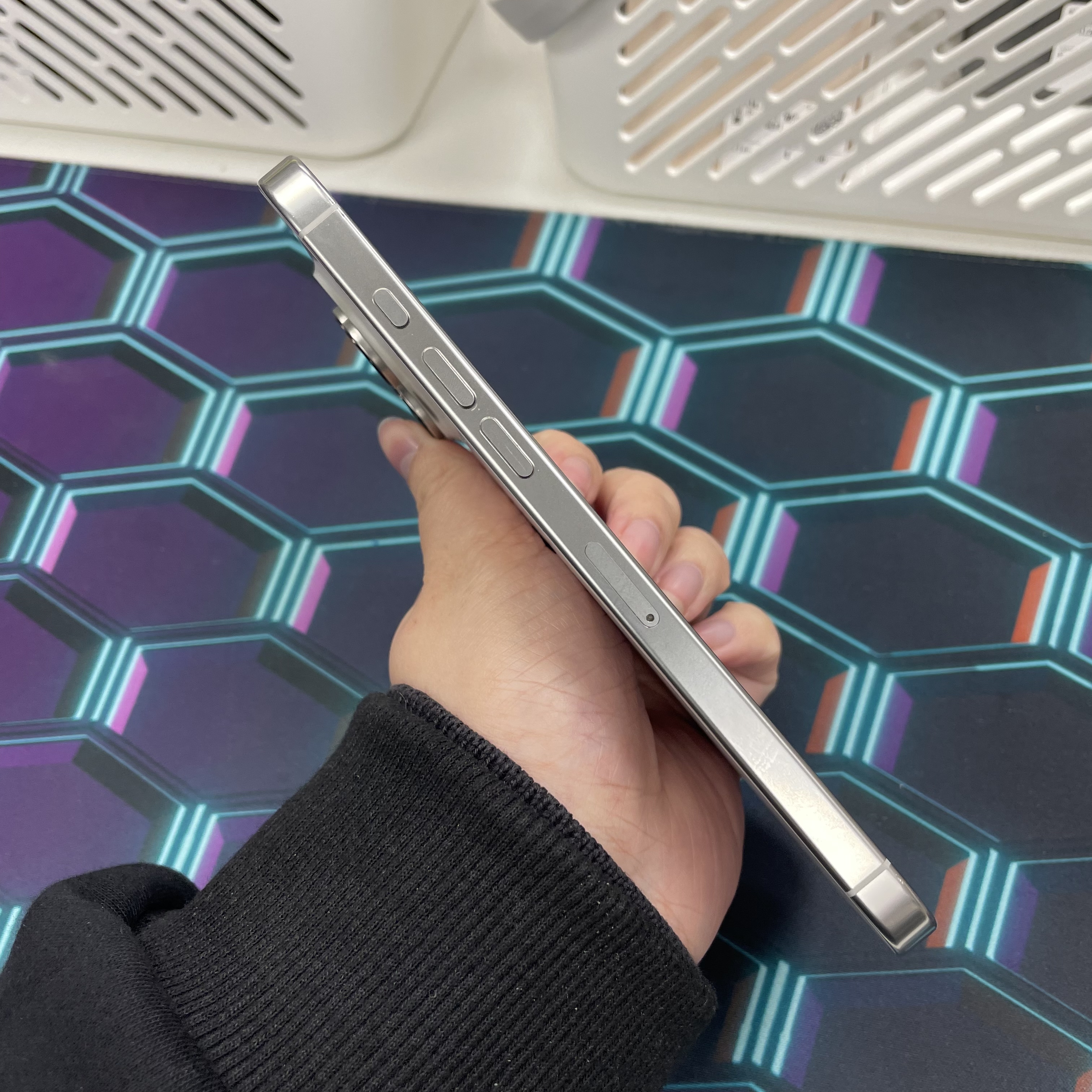 *5885 16 Promax 勁靚機 512GB 電93 白色 white