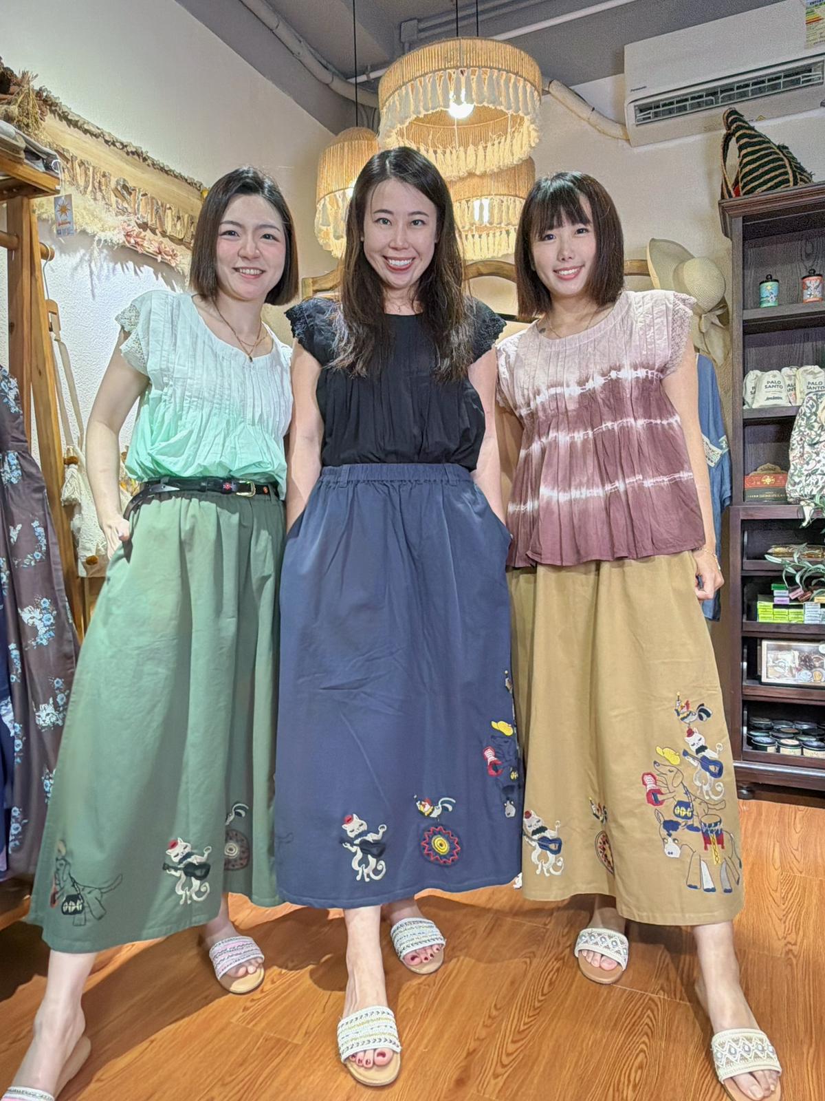 2188 JP Tri-Colour Circus Emb. Skirt Waist 28-42" Length 33" 