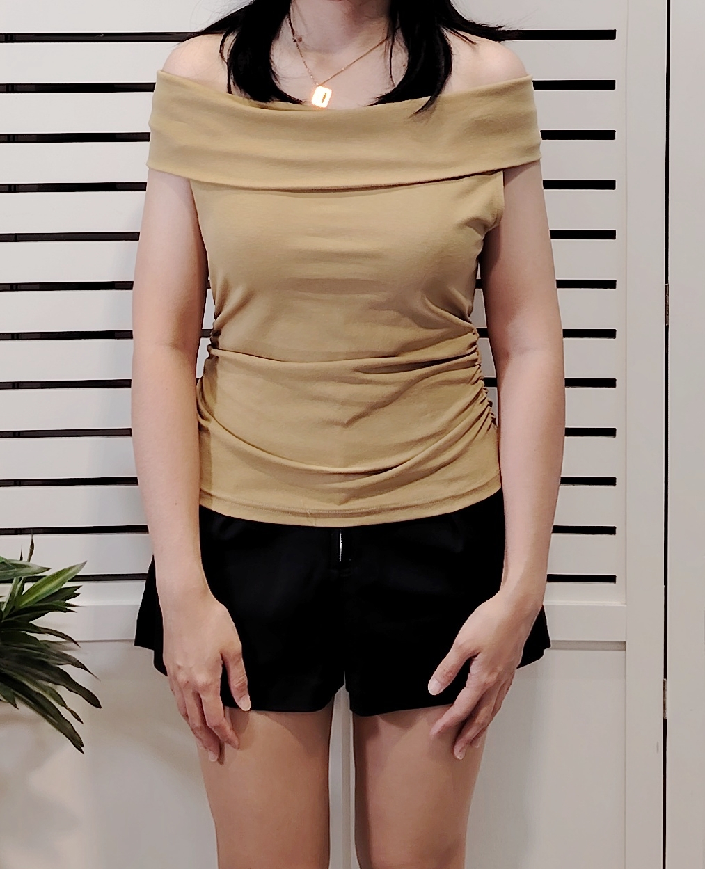 M5077 Off Shoulder Slim Tee