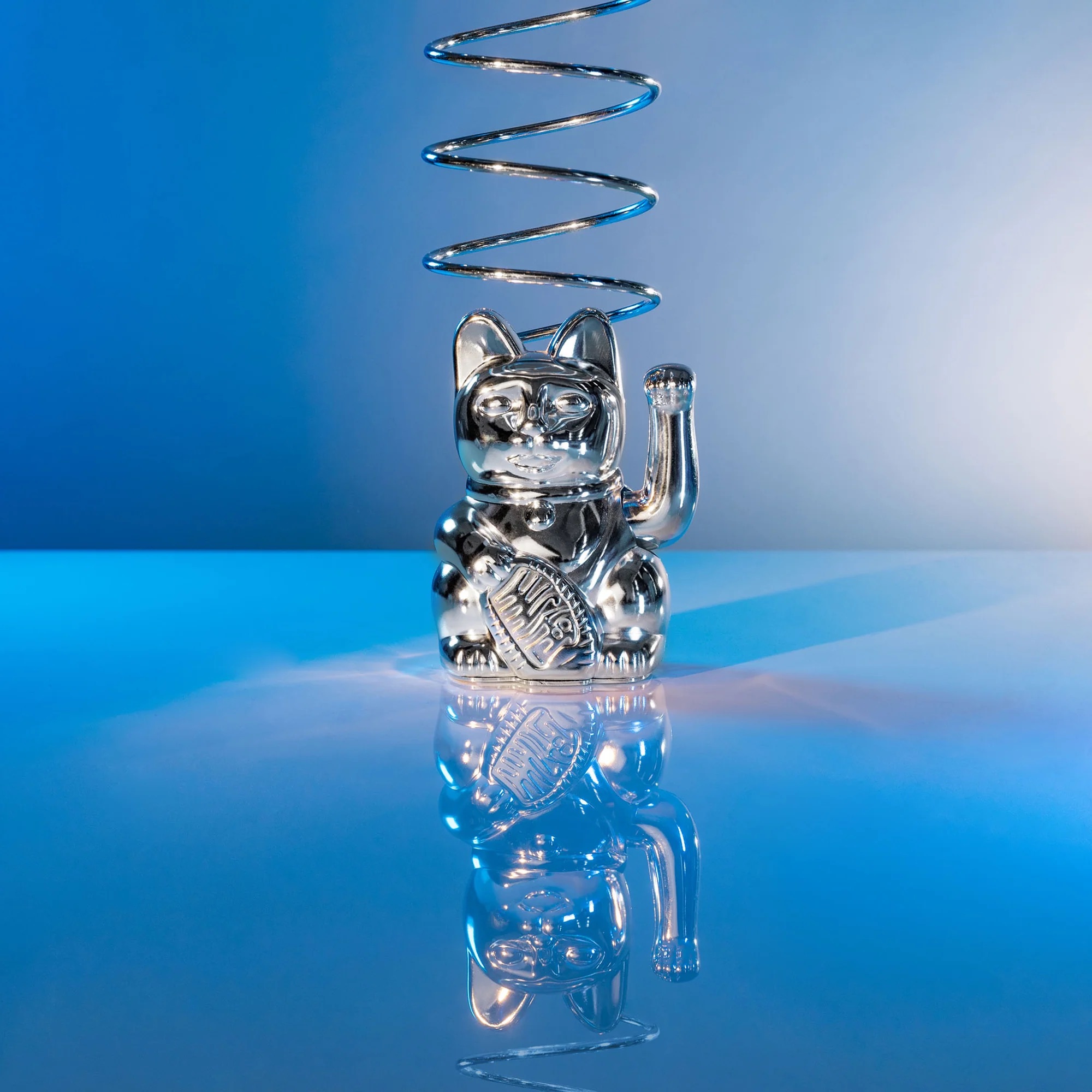 📦訂購 Donkey Products SHINY SILVER "NOVA" Lucky Cat 招財貓