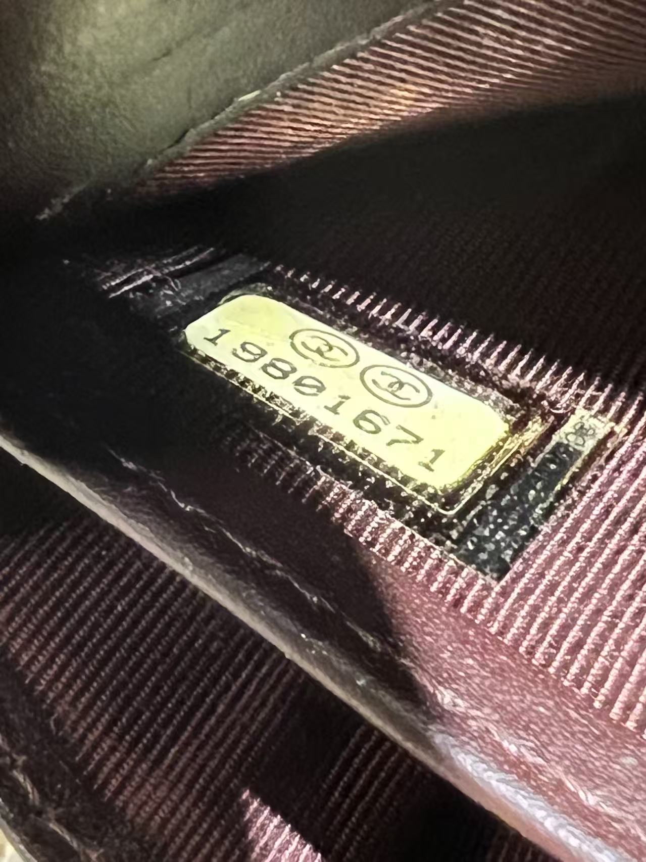 Chanel 荔枝牛皮長銀包
