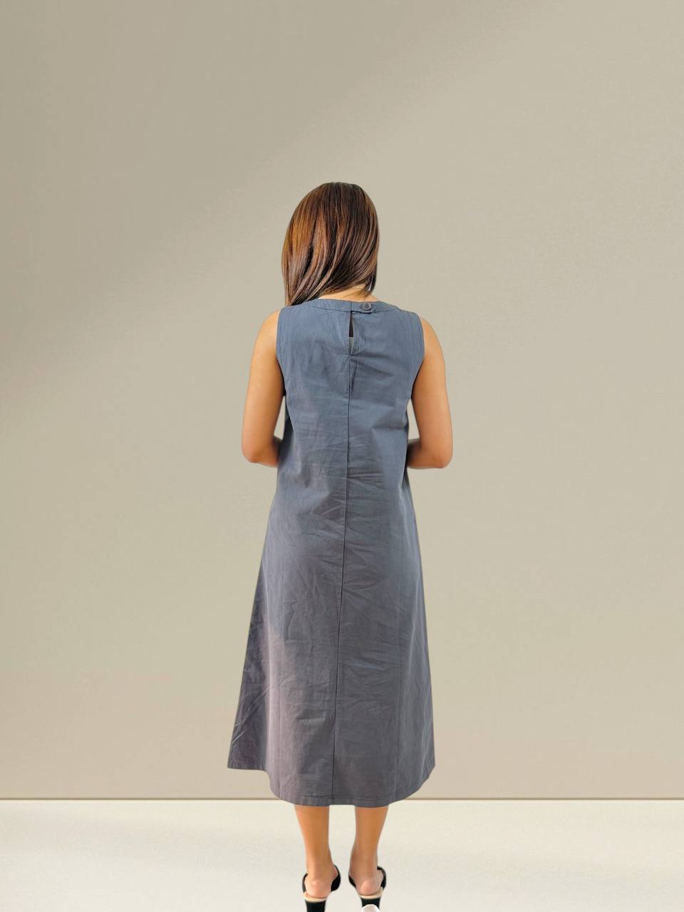 W80006 - Column Dress