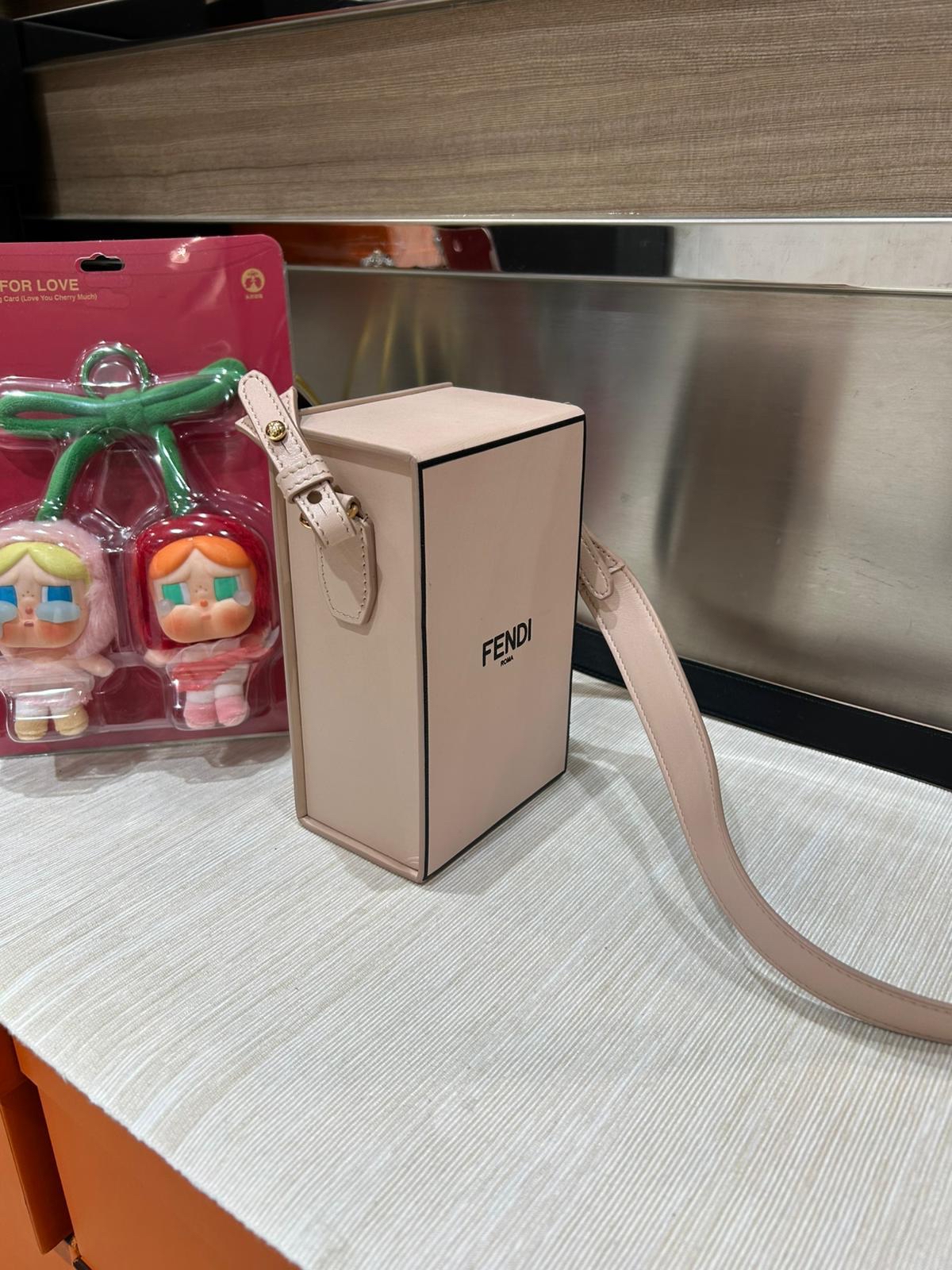 FENDI Calfskin VERTICAL BOX Shoulder bag 100%Authentic,95%new 