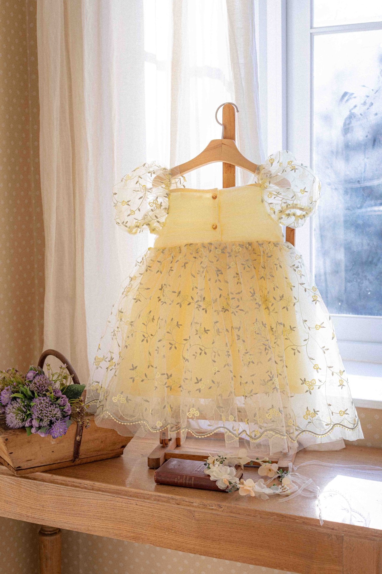 ☀️預訂 韓國直送☀️🇰🇷Oren Roslyn Bloom兩色花卉刺繡泡泡袖包屁裙/連身裙