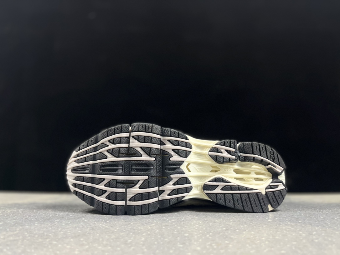 Mizuno Wave Prophecy LS 