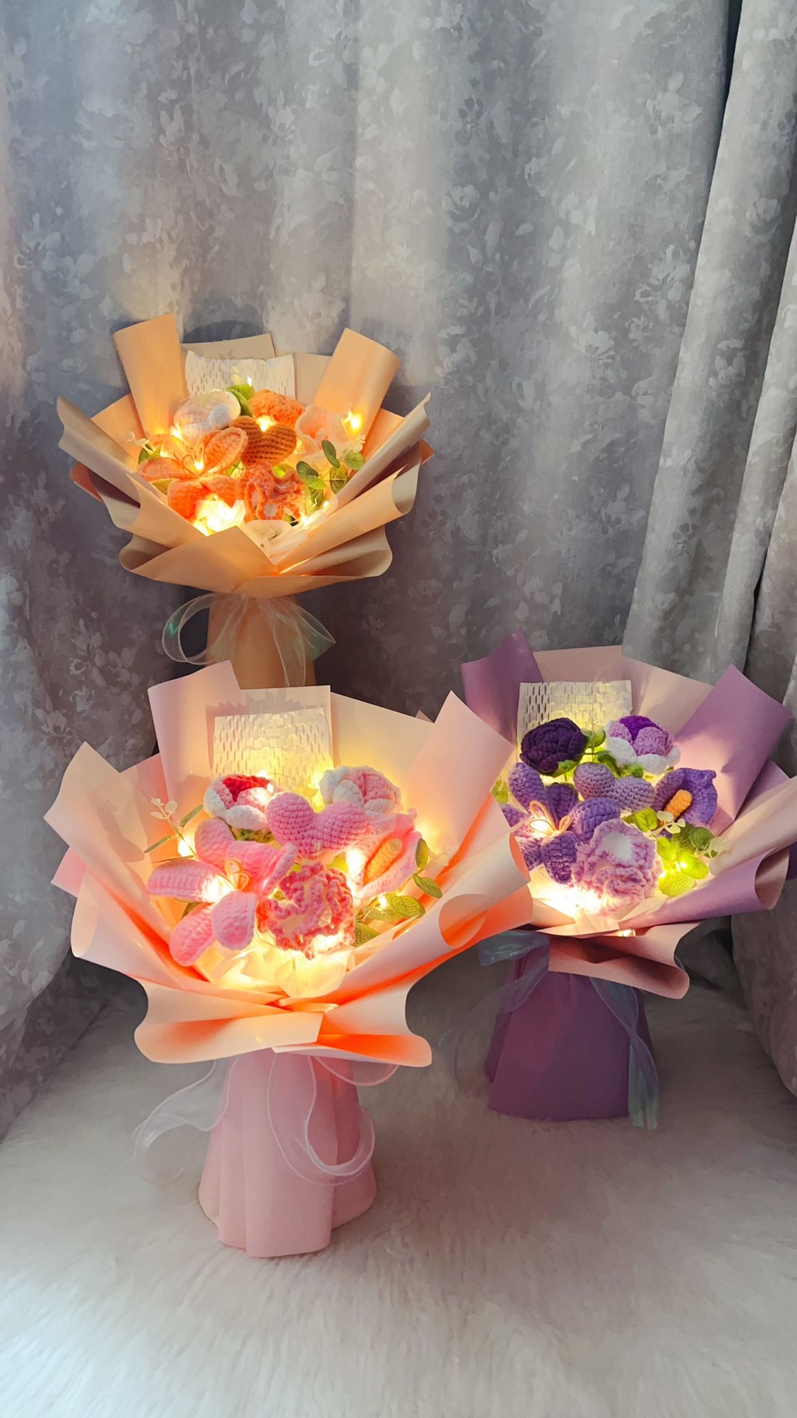 康乃馨鬱金香玫瑰編織花花束