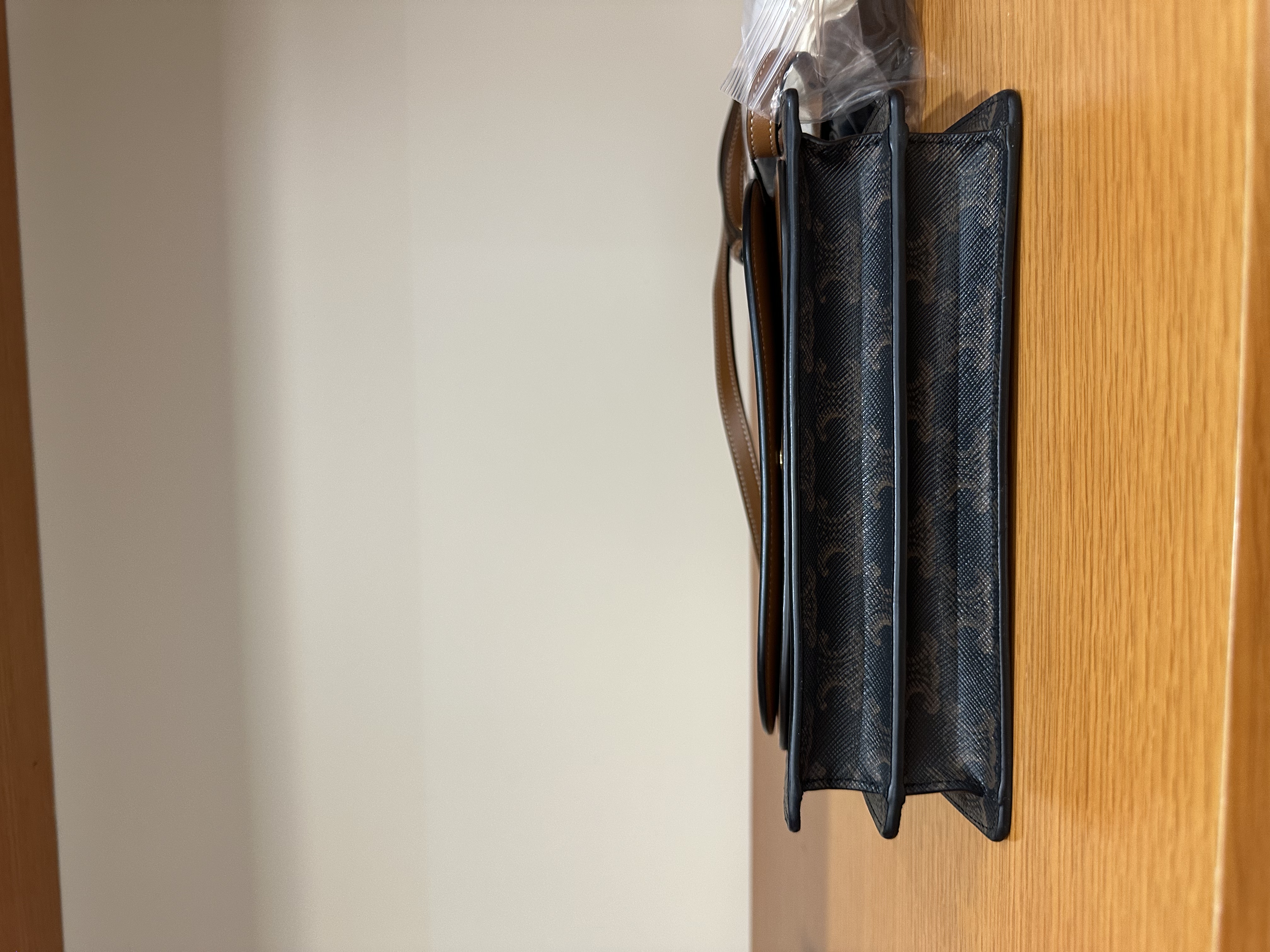 直播貨品 |  [1個-$100 2個-$300］ HH16