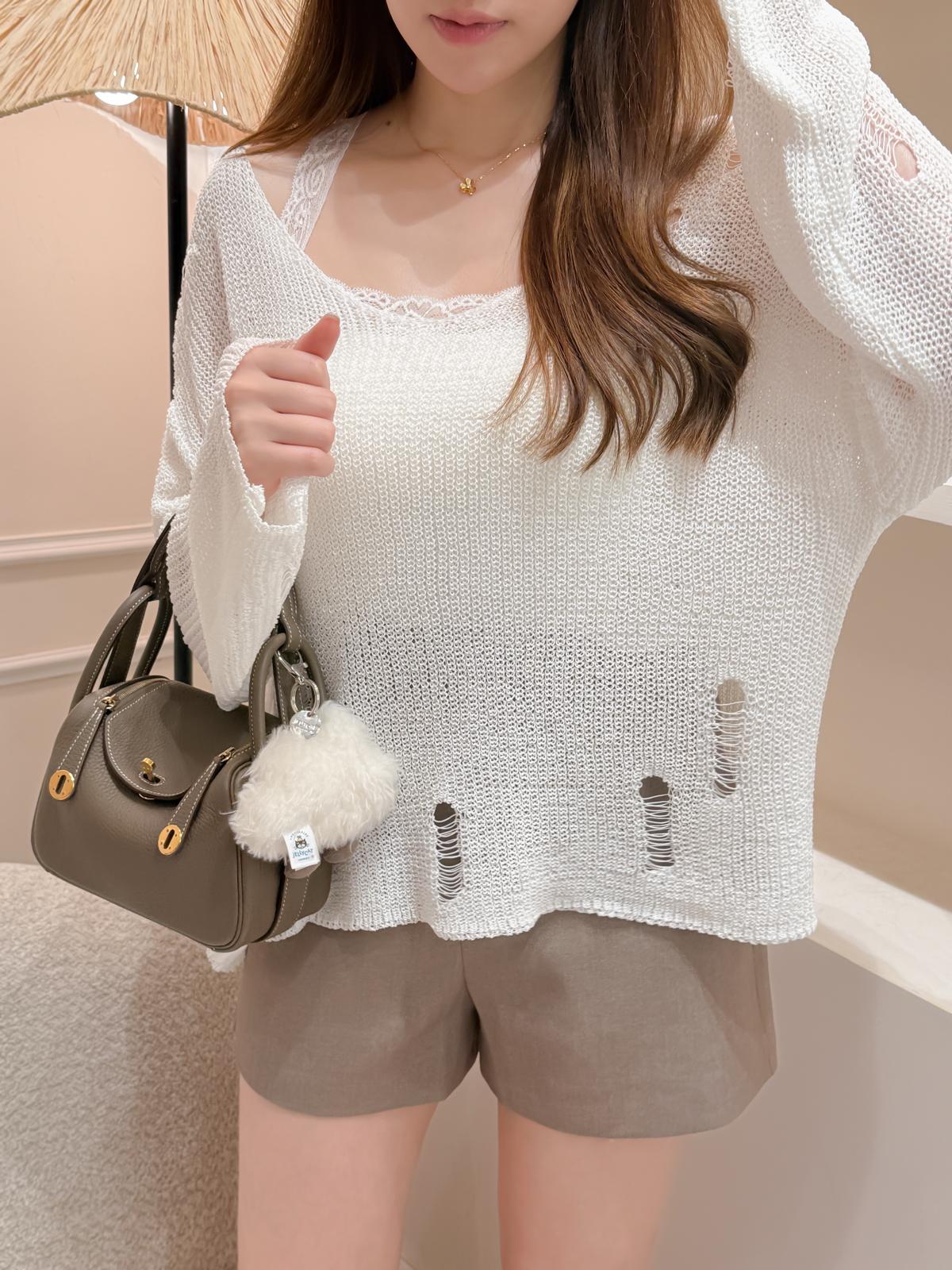 ♥︎Ripped Pullover *Special price*
