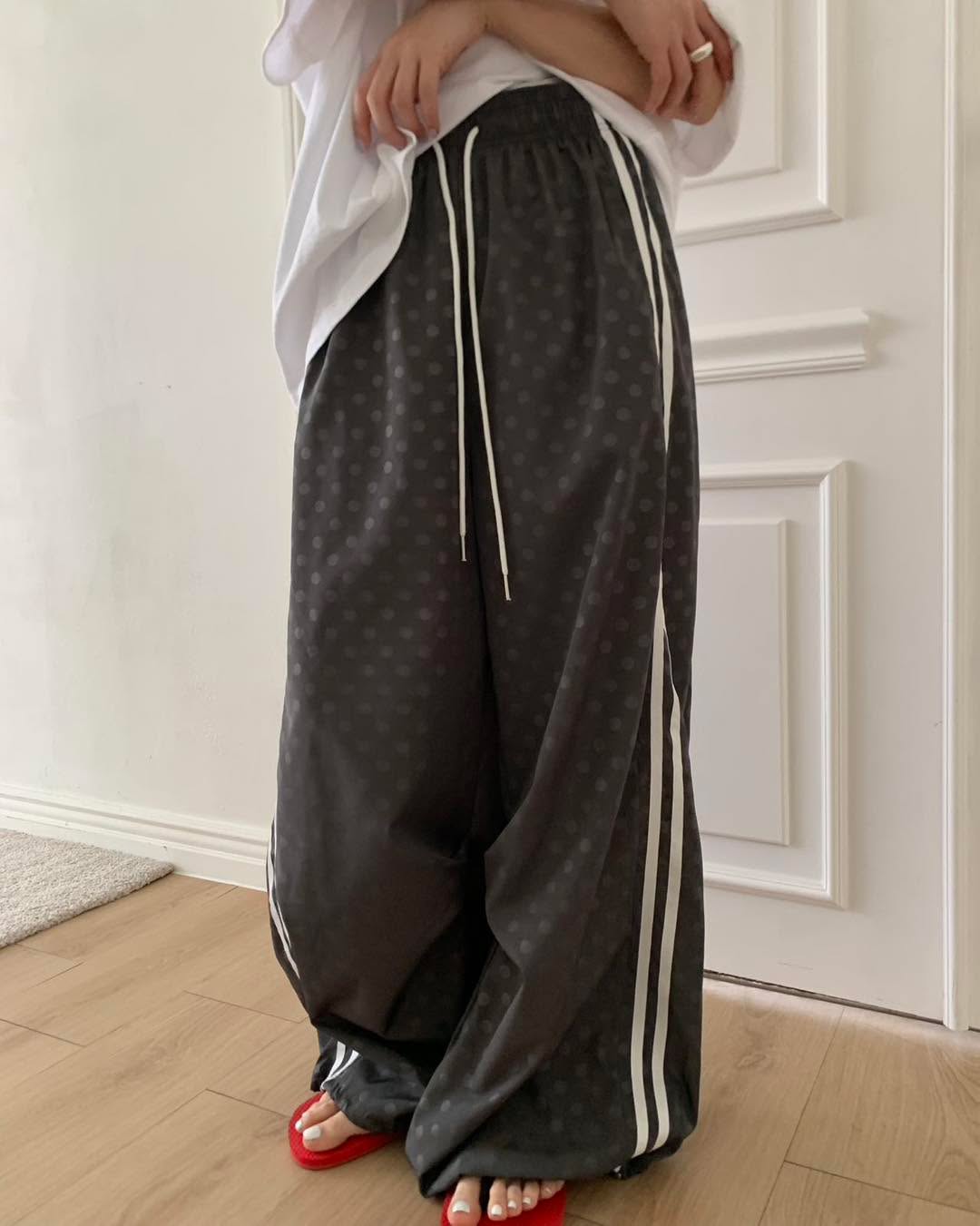 波點暗紋束腳運動褲