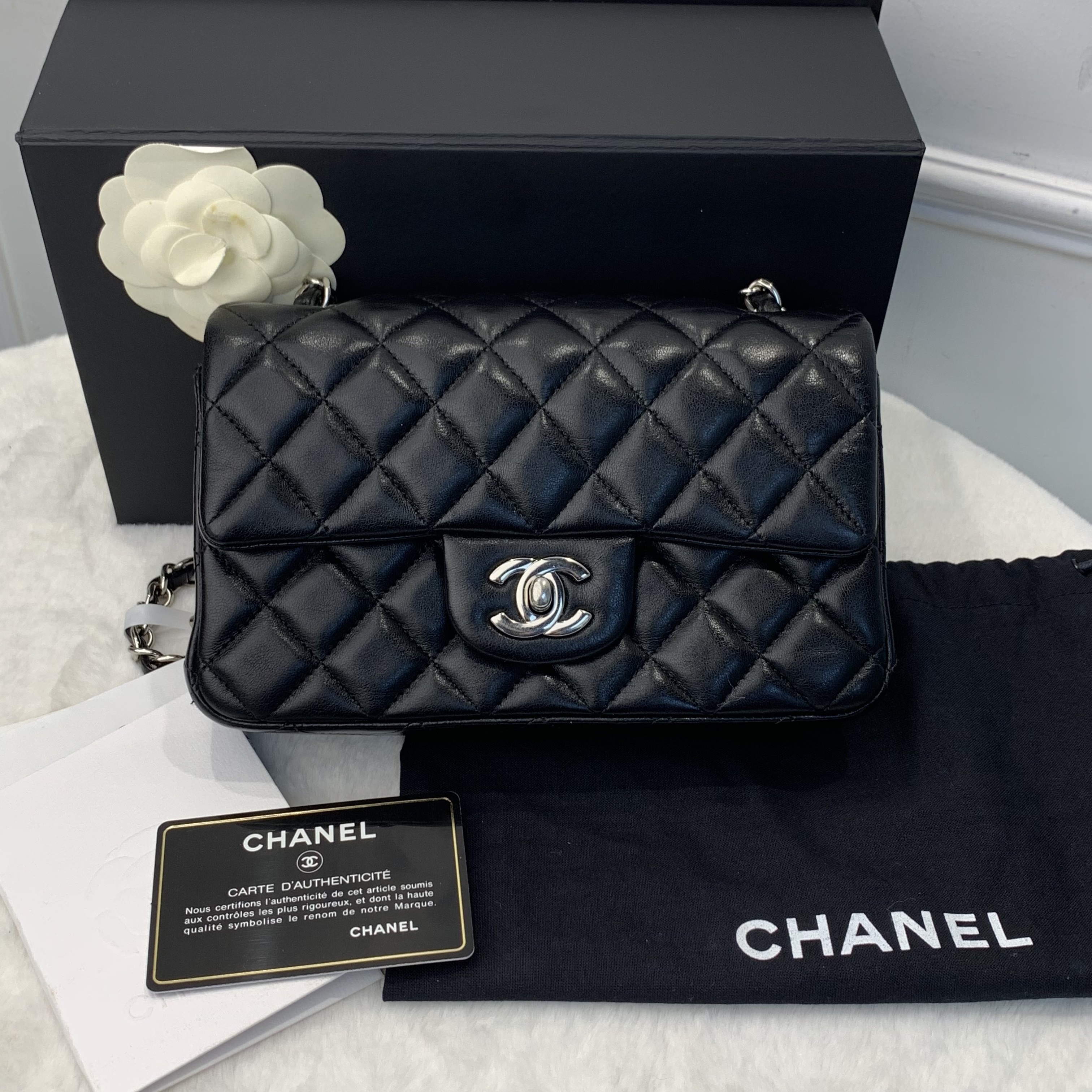 Chanel 大Mini黑羊皮 好睇又大容量Chanel 情人節必送💌