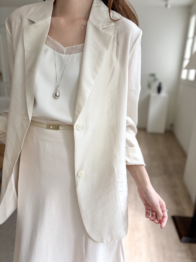 The Fine Silky Blazer (Ivory)