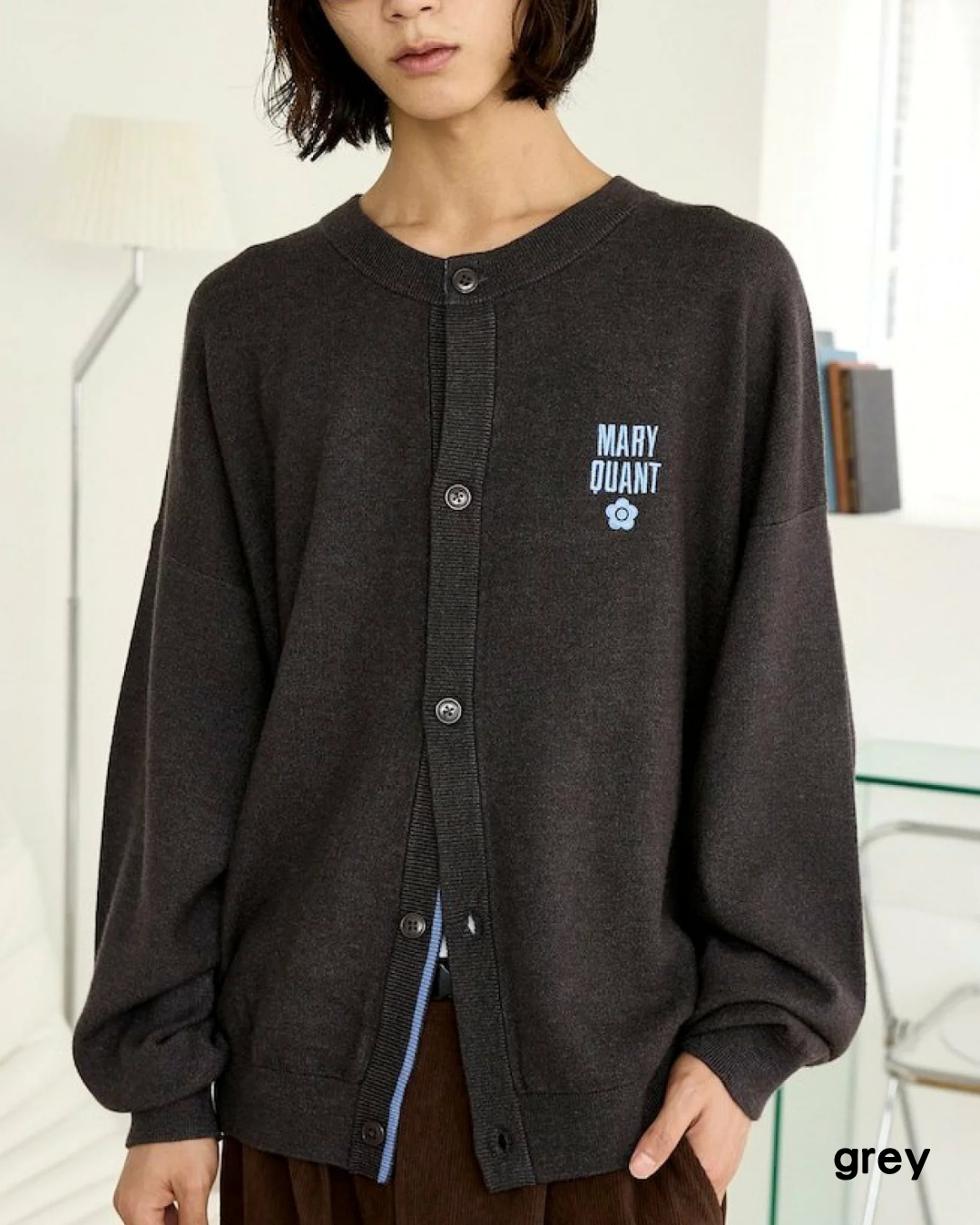 日本代購【 2026新產品 日本直送  MARY QUANT × PUBLUX 限量別注 男女通用 標誌撞色圓領針織冷衫外套 Unisex Bespoke Logo Crew Neck Knit Cardigan 】