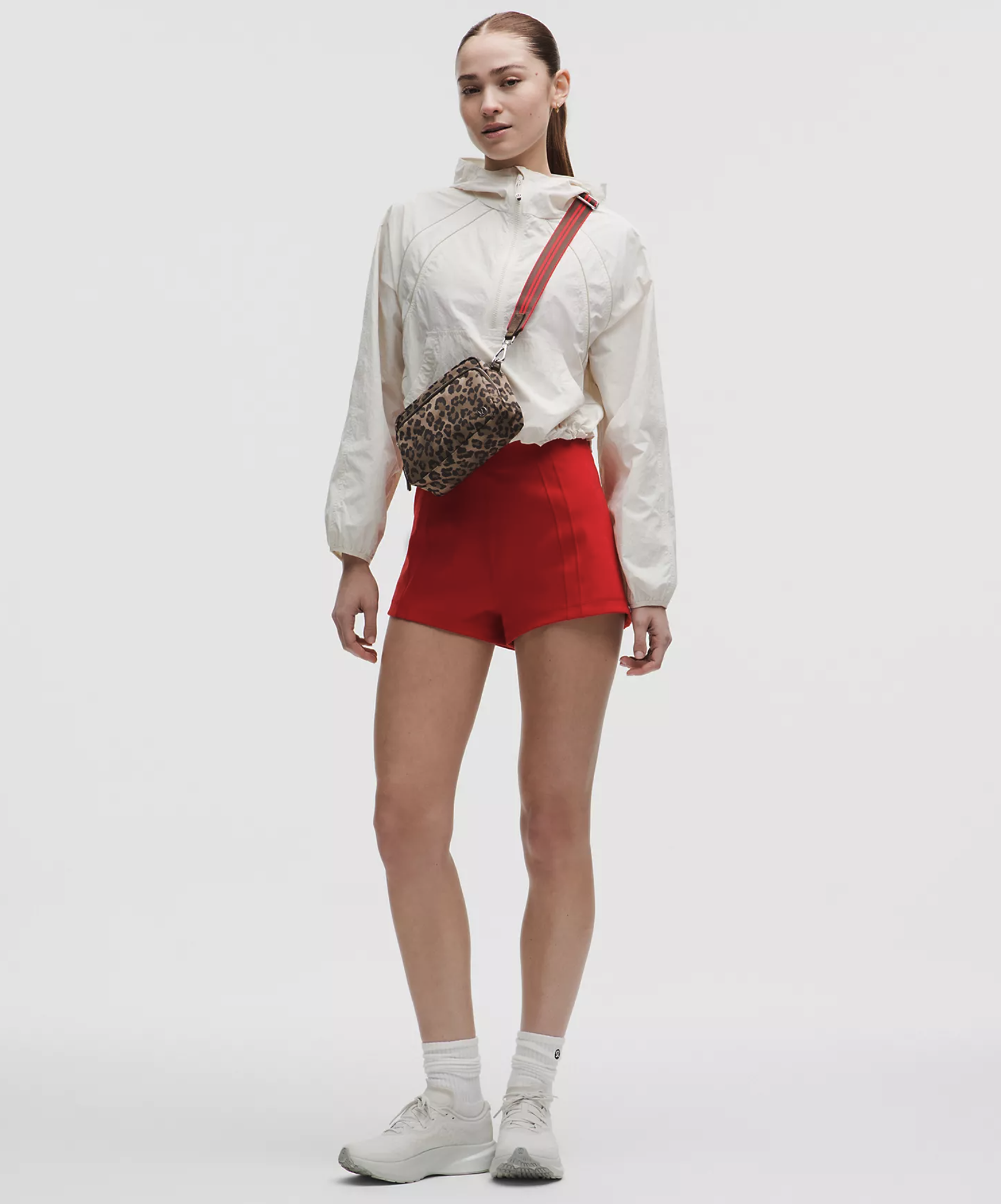  Luluemon  Everywhere Crossbody Bag 2L (Leopard)