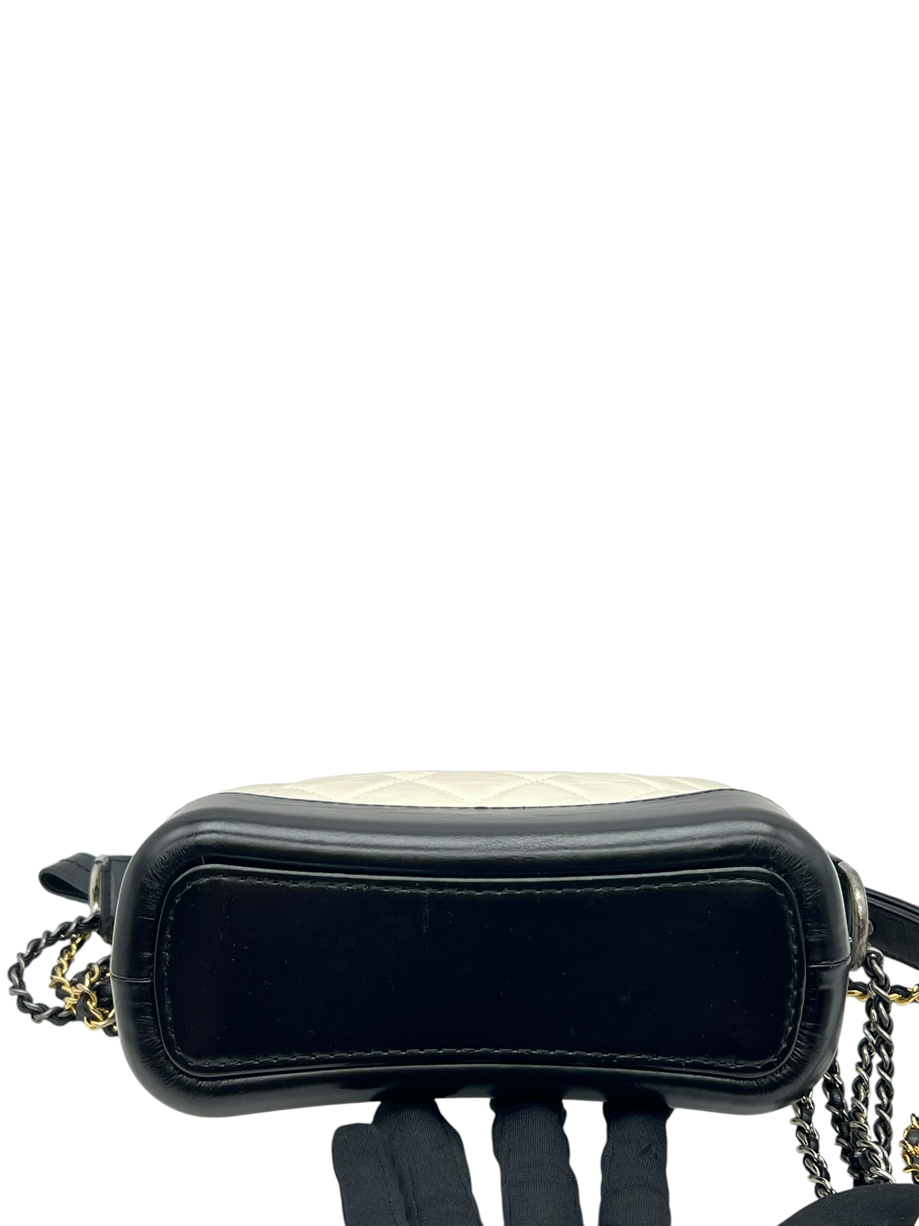 Pre-Owned CHANEL Gabrielle Small Quilted Calfskin Leather Hobo Bag / Product Code: 26052906