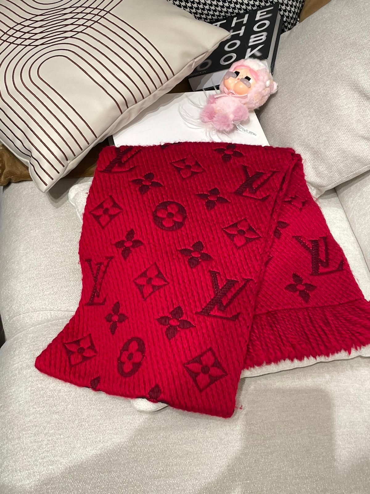LV scarf 94%wool, 6%Silk ,100%Authentic, 95%New