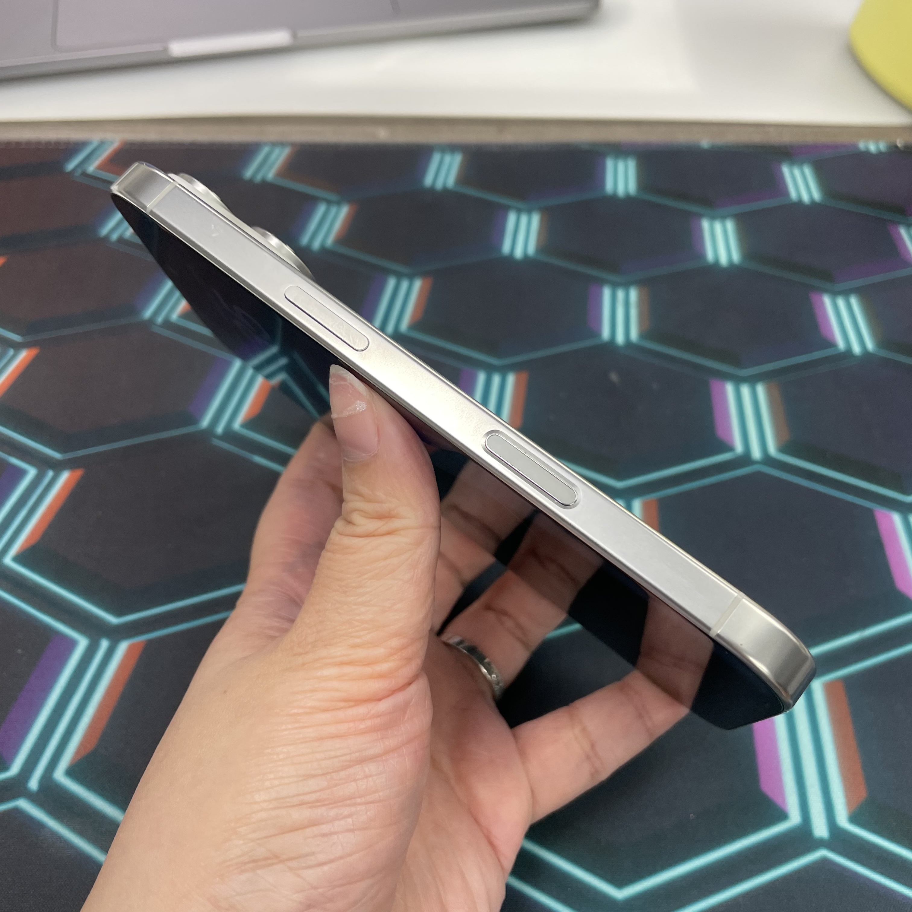 *7827 16 pro 完美機 256GB 電90 白色 white