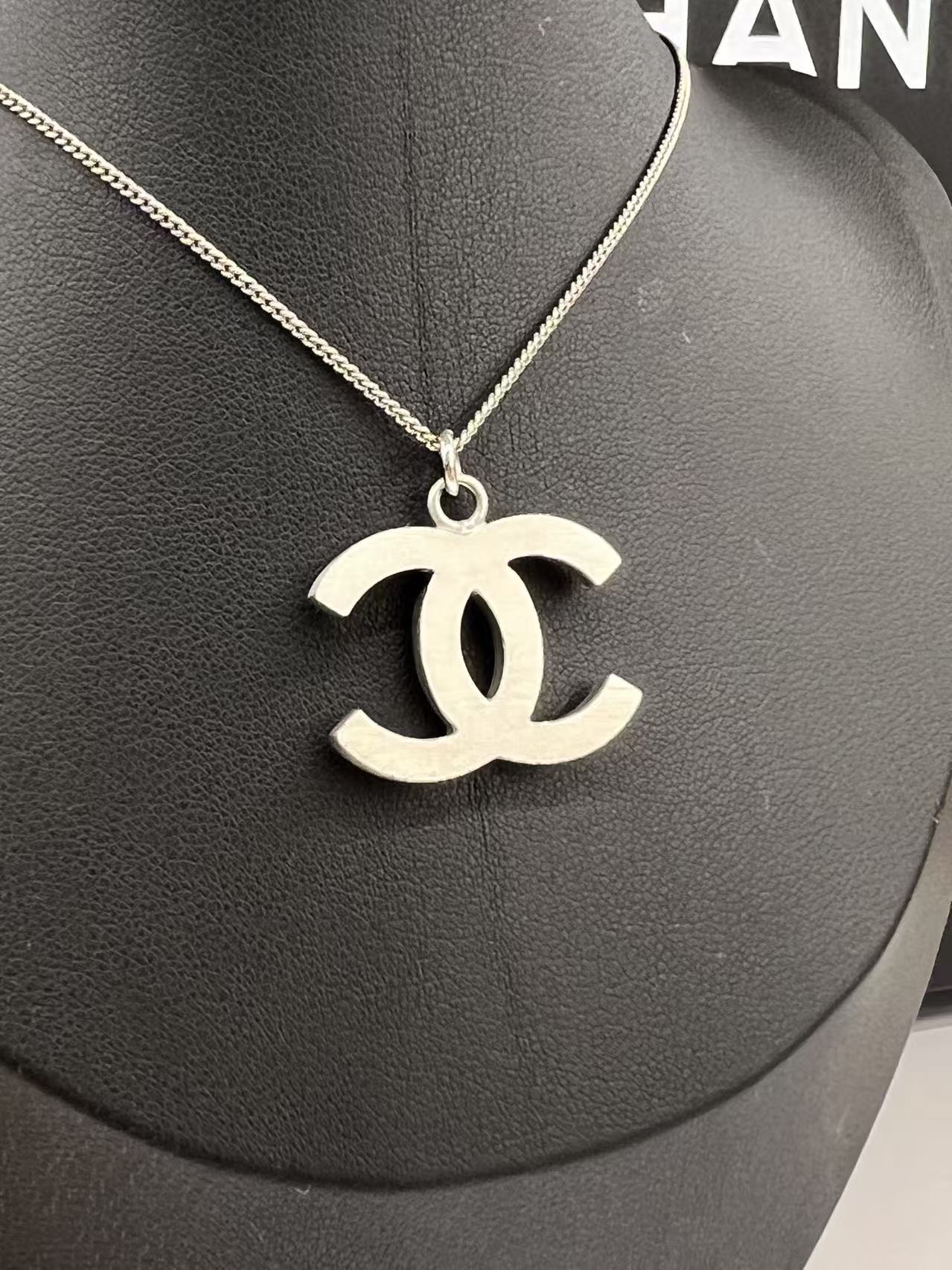 Chanel 簡約CC Logo 項鍊