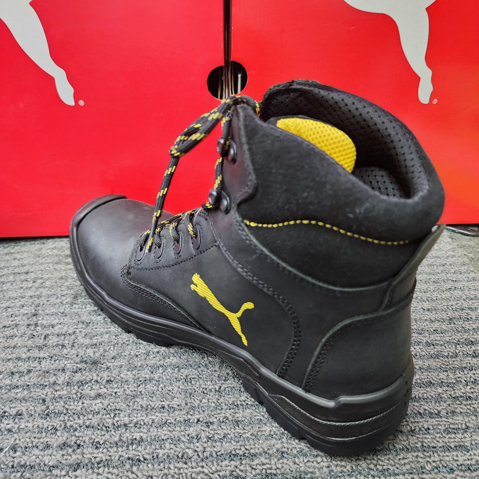 PUMA SAFETY 63.041.1 BORNEO BLACK MID CUT SPORT SAFETY SHOES Black 