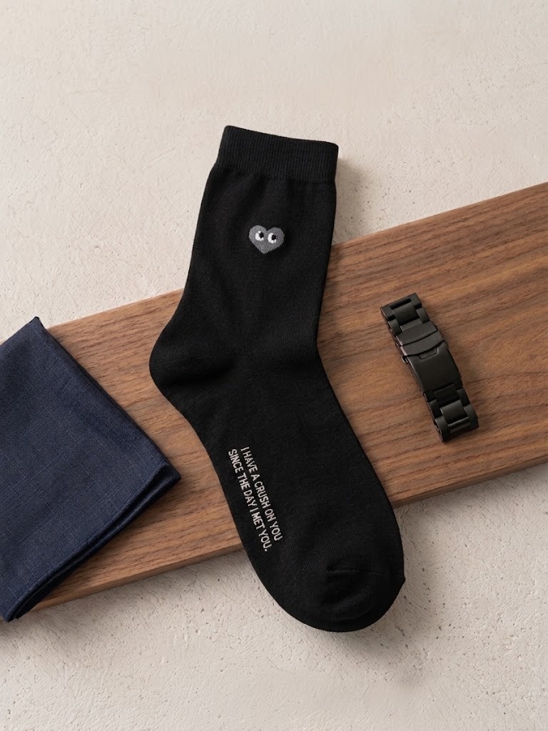Korean Heart Eyes Men’s Mid Crew Socks