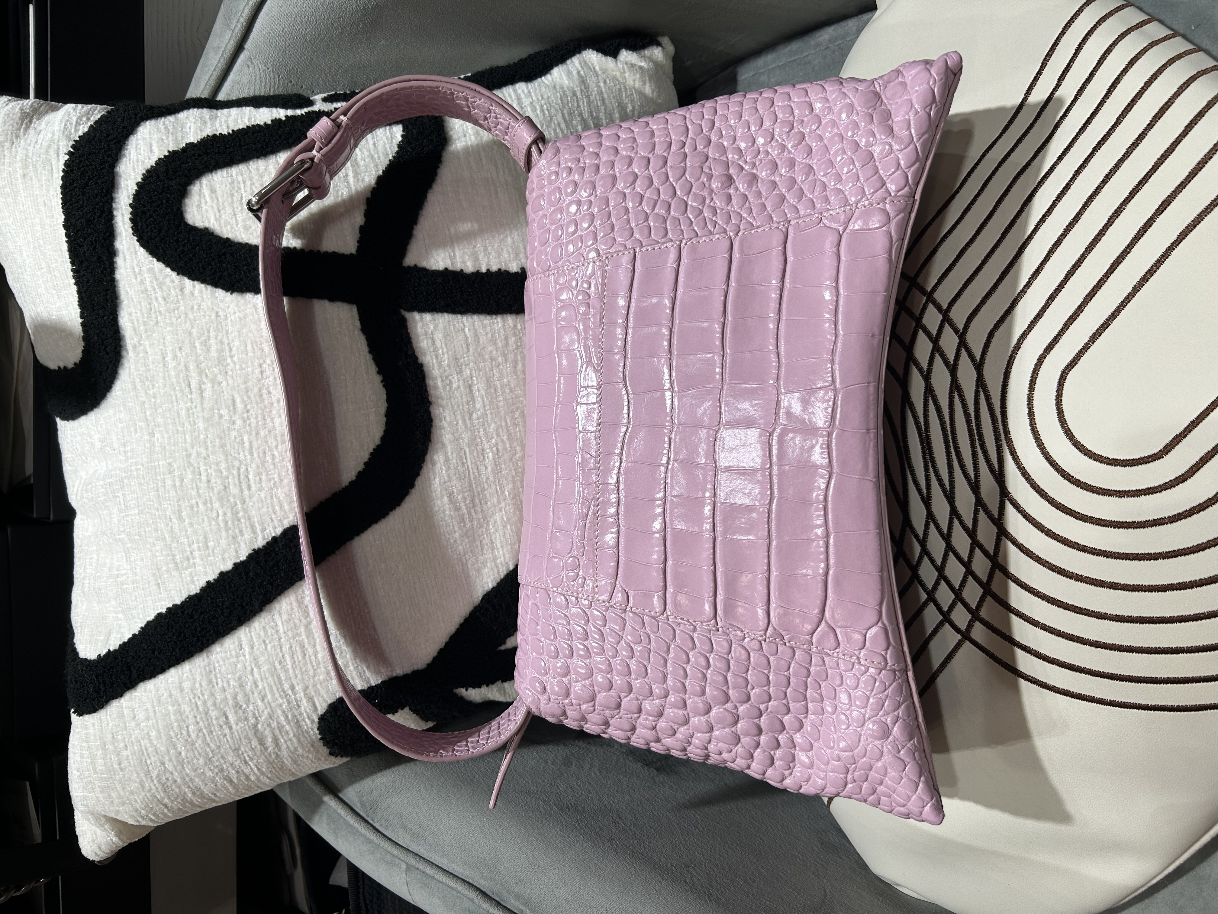 BALENCIAGA downtown Crocodile Embossed Calfskin Shoulder Bag 671354鱷魚紋壓紋牛皮肩背包 100%Authentic, 93%New ✅Dust bag