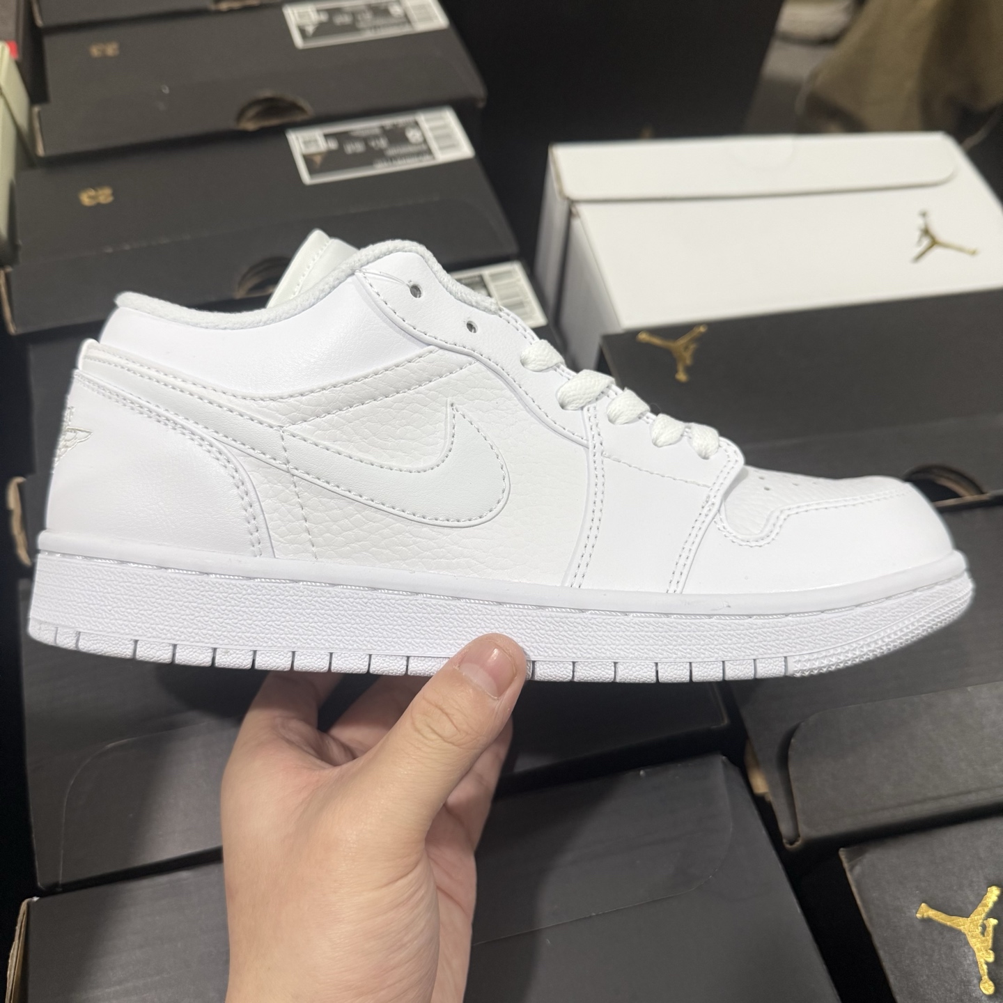Nike Air Jordan 1 Low "Triple White" 553558-111