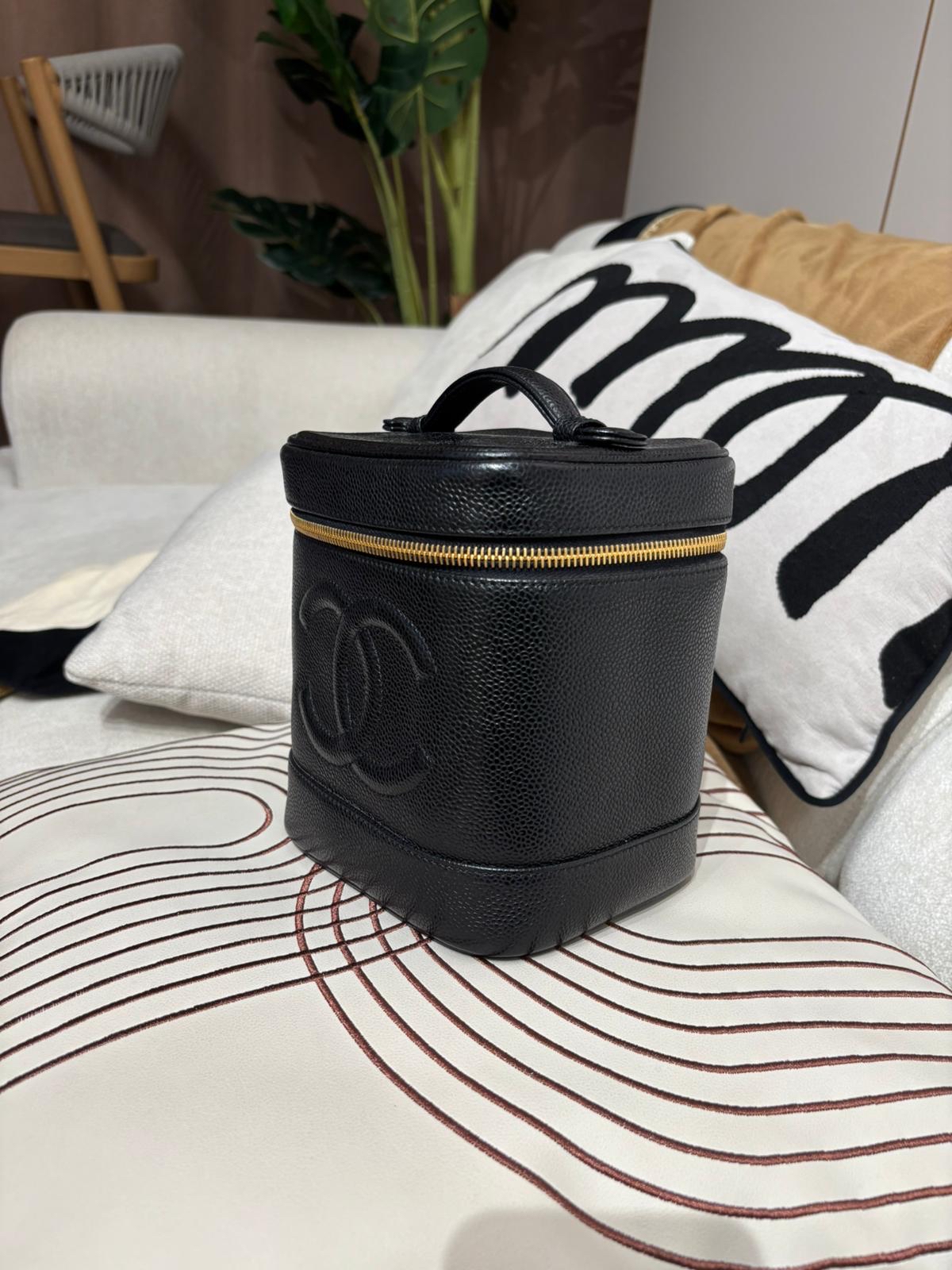 Chanel vanity Vintage 魚子醬牛皮金鏈中古化妝箱 100%Authentic ,95%new ✅7*CARD貼