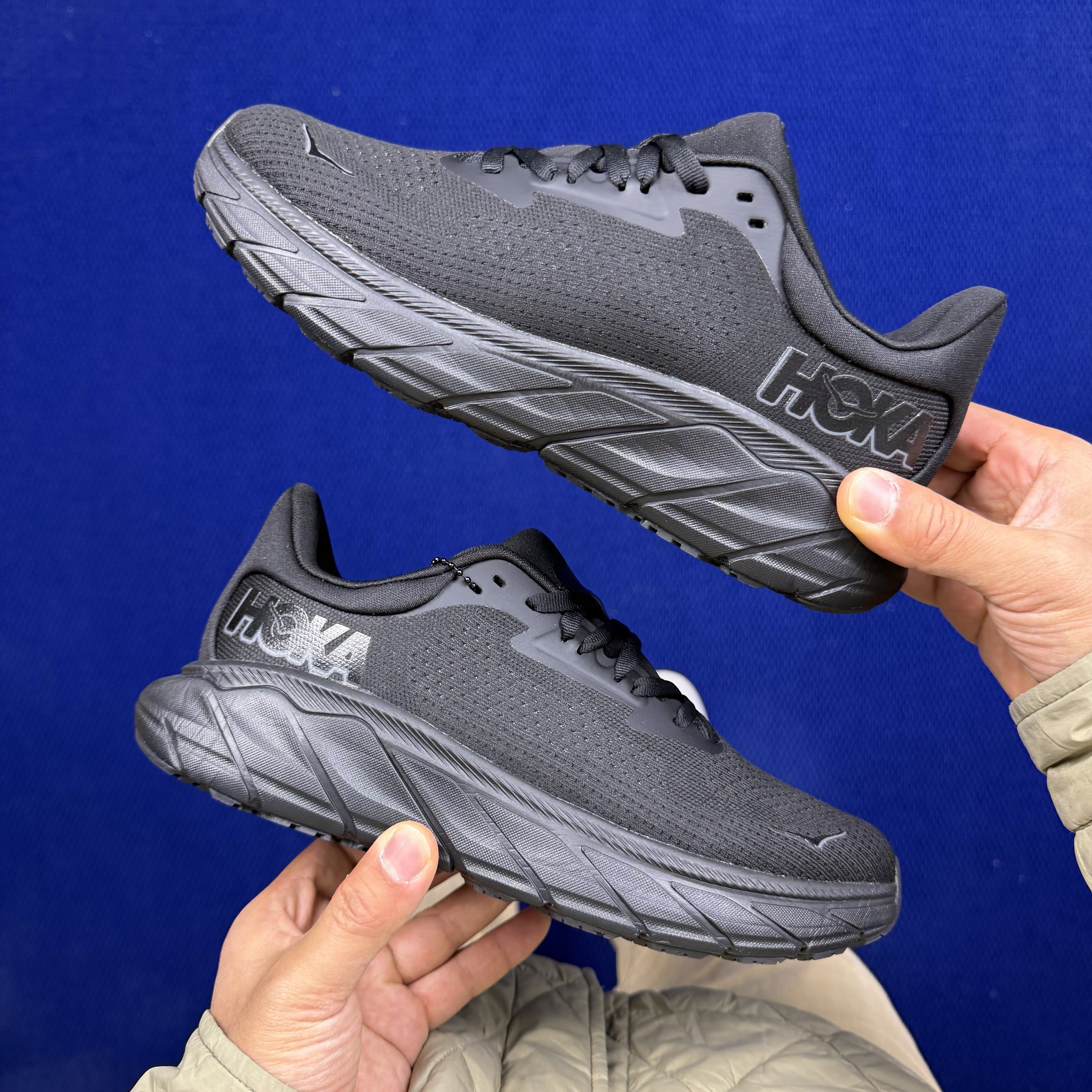 Hoka One One Arahi 7