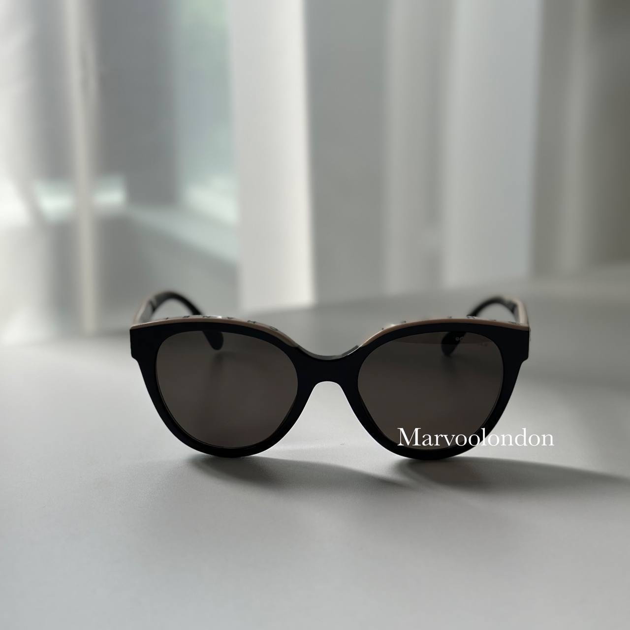 現貨✨🫶🏻熱賣款🩷Chanel 拼接字母太陽眼鏡 nude color