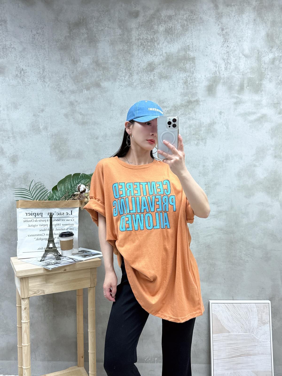 G04 擦色英文字Tee