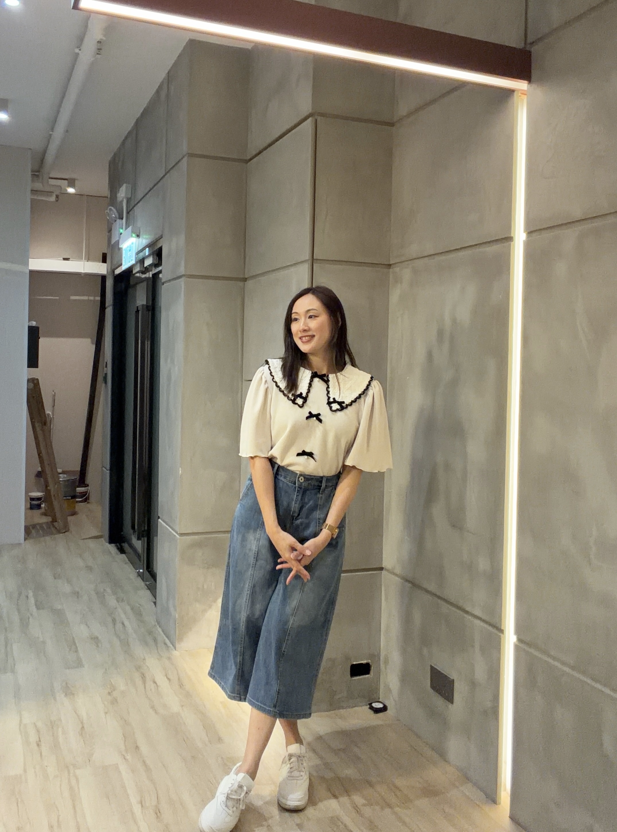 杏色通花傾蝴蝶結top 