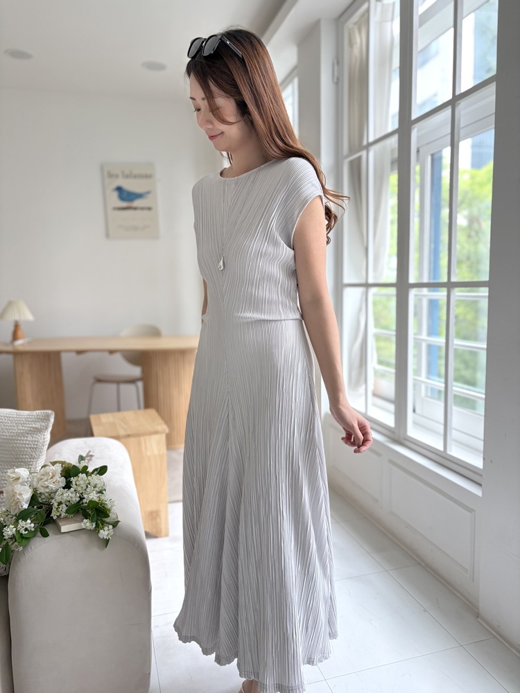 Elea Ribbed Flowy Dress (Mint)