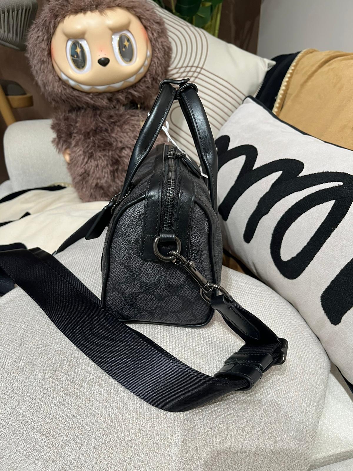 Coach Gotham Duffle 24 in Signature Boston bag 100%Authentic ,98%new ✅Dust bag