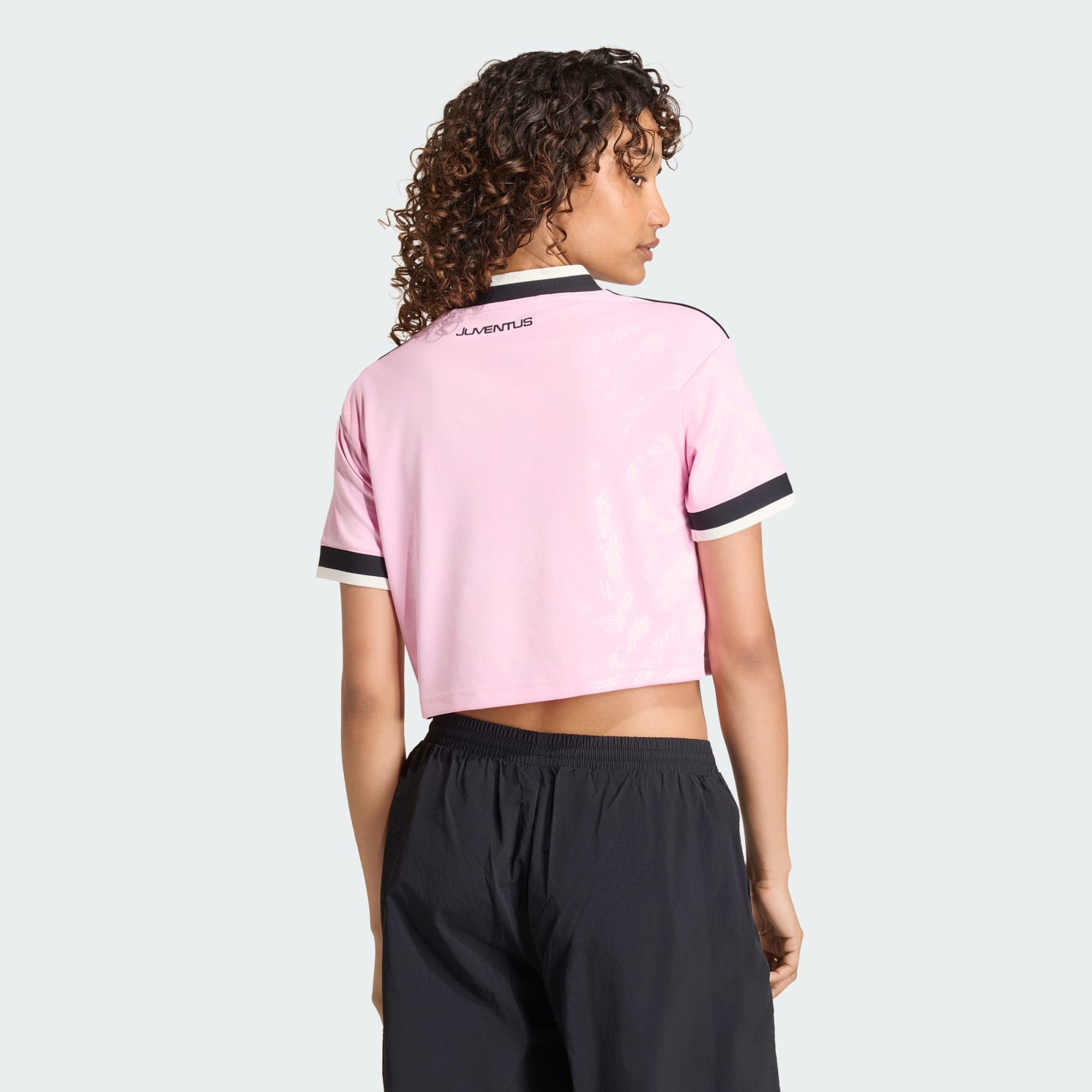 🌸重溫百年經典粉紅  Adidas Juventus 祖雲達斯 2026-27 女裝作客短版球衣  (可加印字章) KB8842
