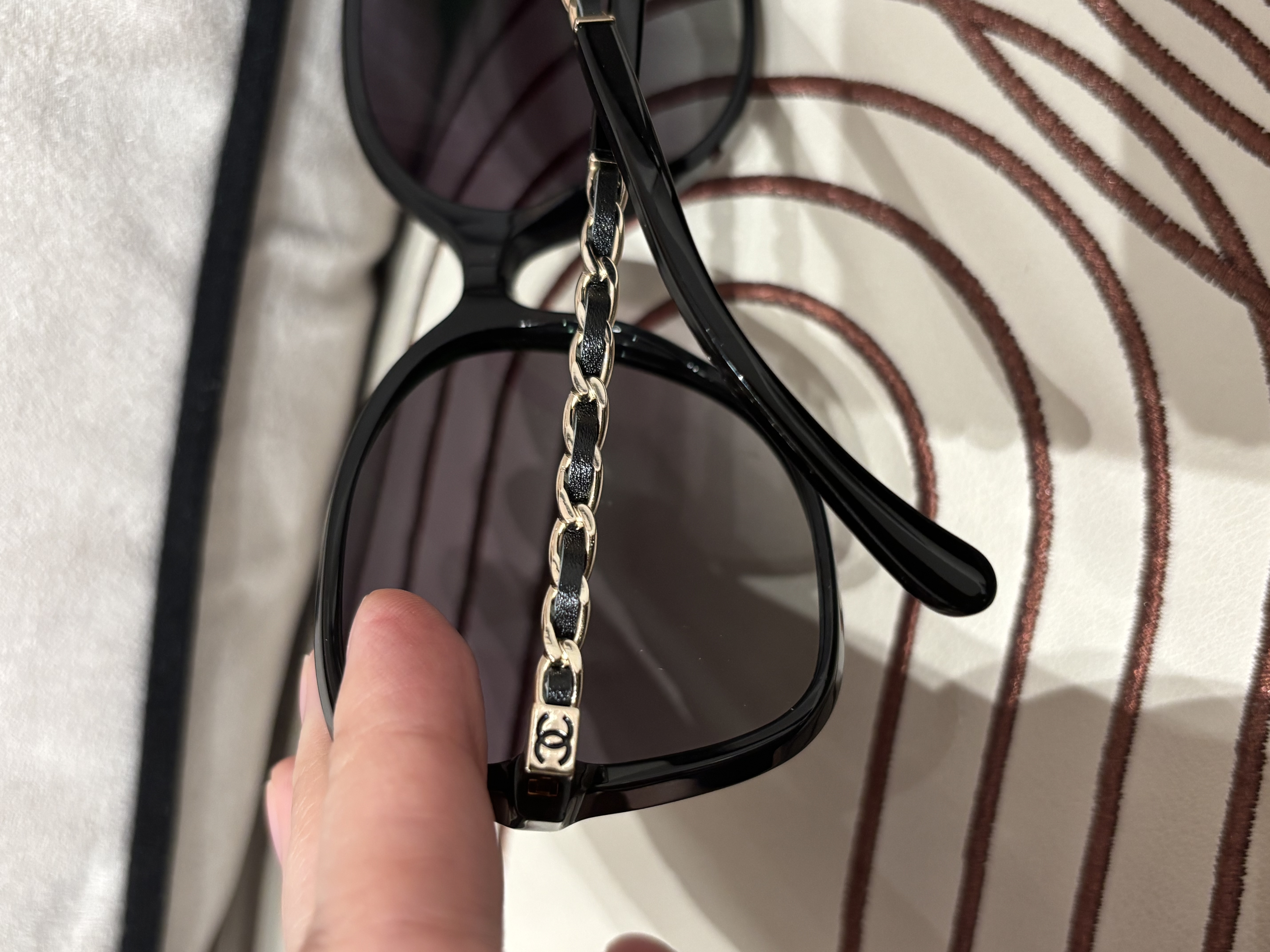 全新 Chanel Sunglasses 皮穿鏈 5210 太陽眼鏡100%Authentic, 全新未使用品 ✅Box