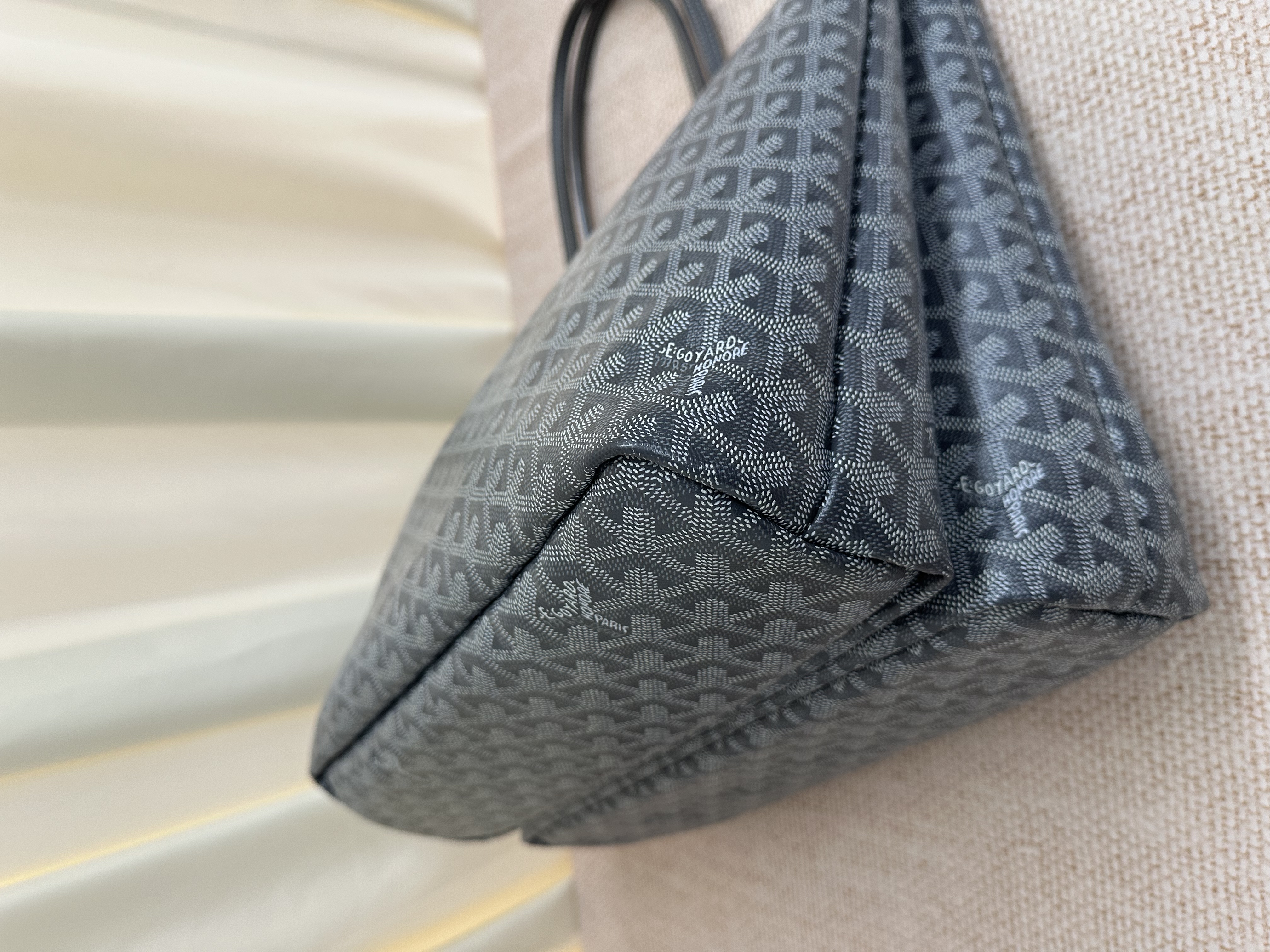 Pre-owned Goyard Isabelle PM Tote Bag/ Product Code: 26041511