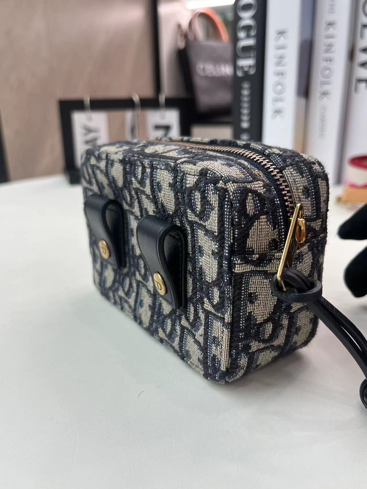 【預訂貨品】Dior 藍色老花相機包 