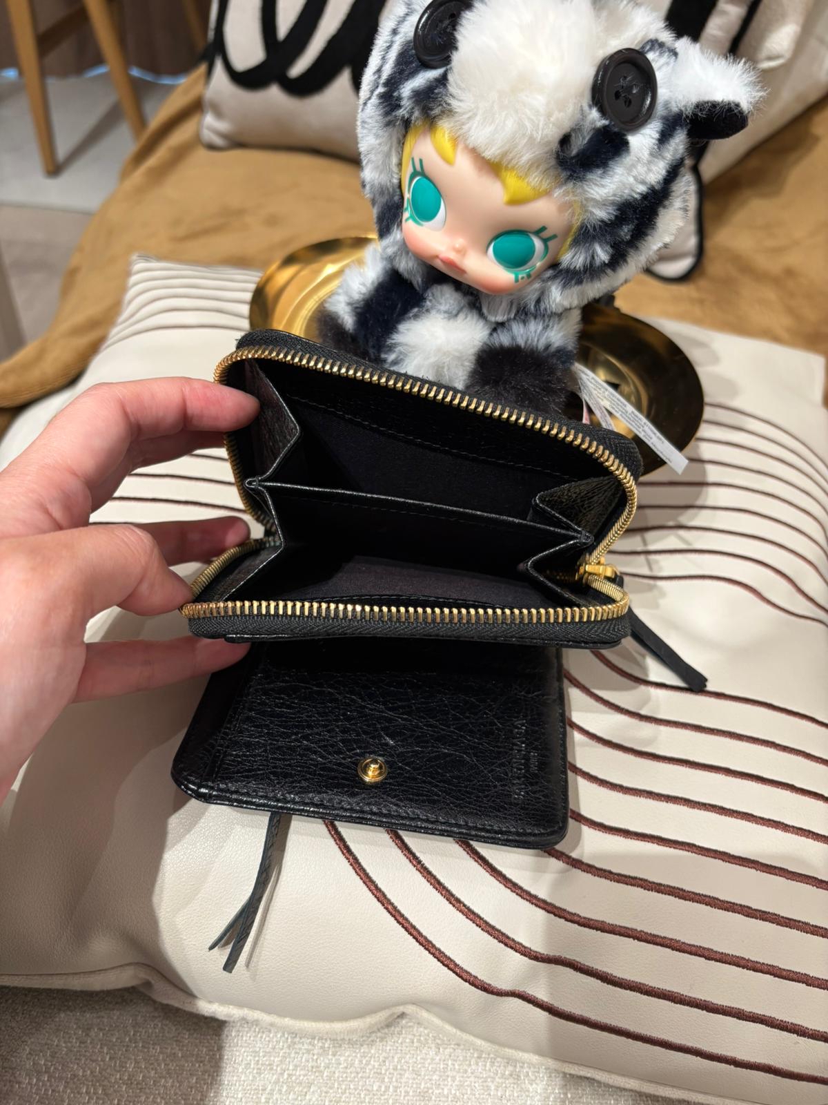 Balenciaga Zip Wallet 100%Authentic, 98%New✅Dust bag