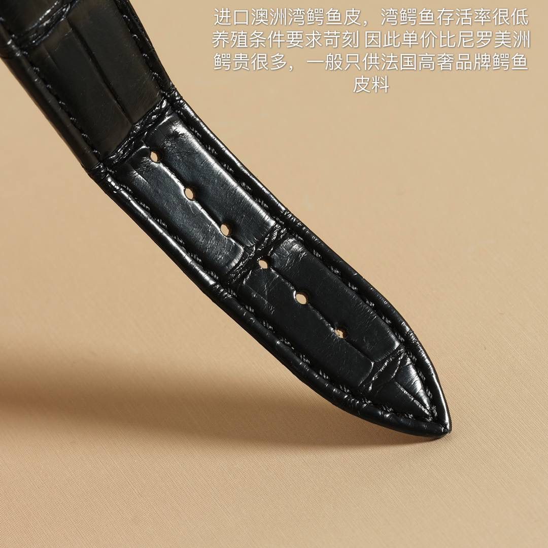 全网女神看过来😍😍这款爱彼女表才是最具有性价比的… 爱彼皇家橡树系列型号67601石英腕表，皇家橡树系列独有的八角形外观还拥有爱彼独特的设计风格也将女士优雅风格融入其中，深受女明星们的爱戴，表带澳洲湾鳄鱼皮，即使只有33毫米的小尺寸，也将爱彼独有的纯净美感与刚毅线条展现的淋漓尽致💝💖💘而镶满钻石的表圈也为佩戴的女士增添了更多的柔美。（32颗明亮式切割美钻，总重约0.65克拉）巴蒂镶嵌一枚半透明凸面蓝宝石，搭载瑞士进口石英机芯，拥有实用的日历显示功能，女士们佩戴起来不会显得沉重 ，配专柜最新全套包装发货！这种货一般数量不是很多哦