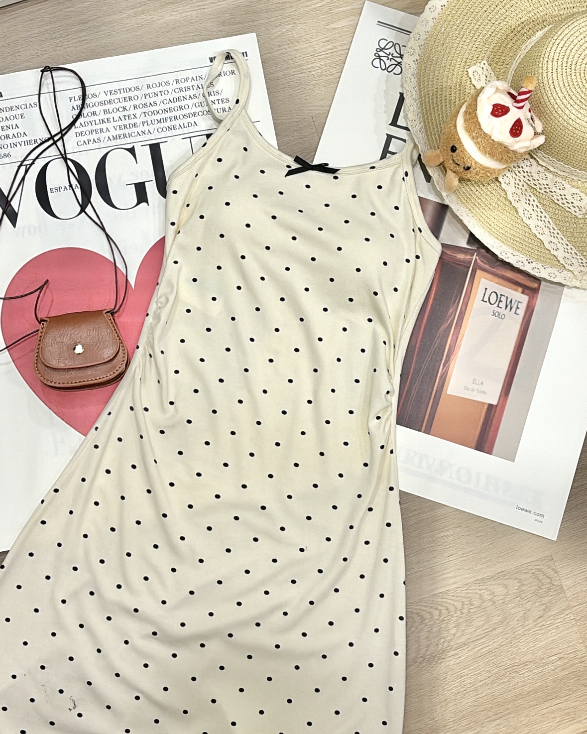 DR370简约波点连衣裙