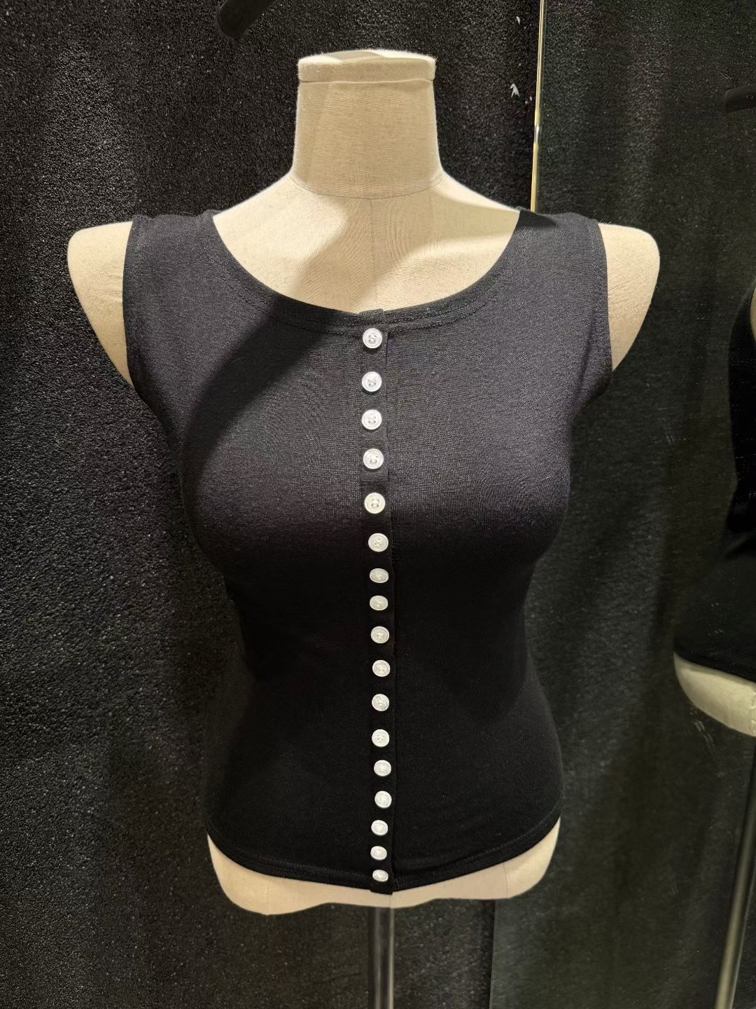 限時優惠價只限寄件✨KARINA VEST