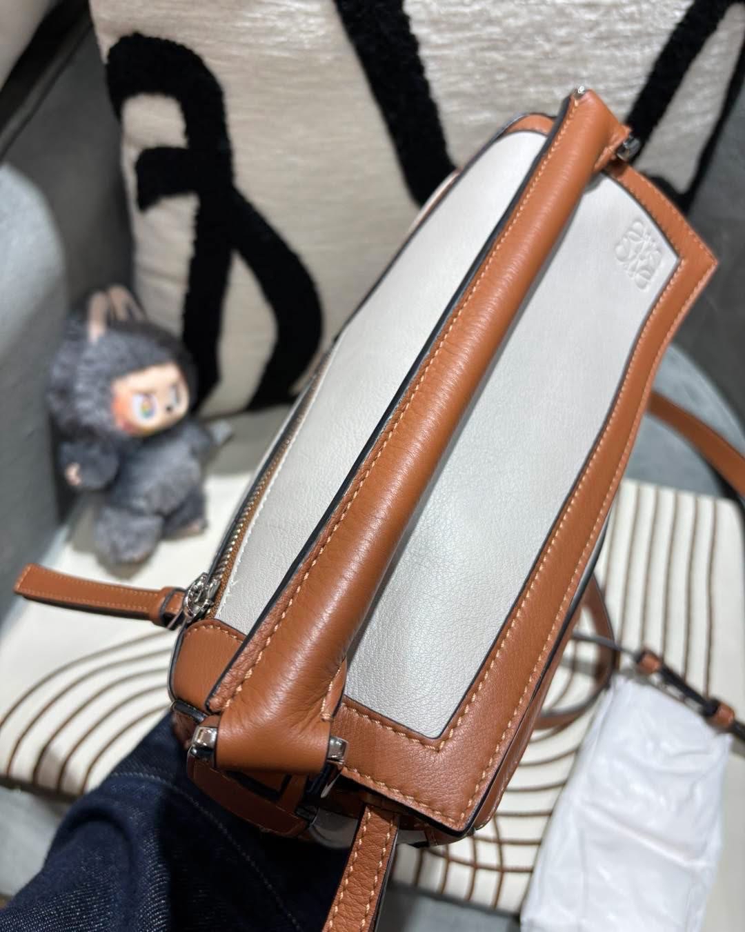 Loewe puzzle small calfskin 100%Authentic ,98%new ✅dust bag 