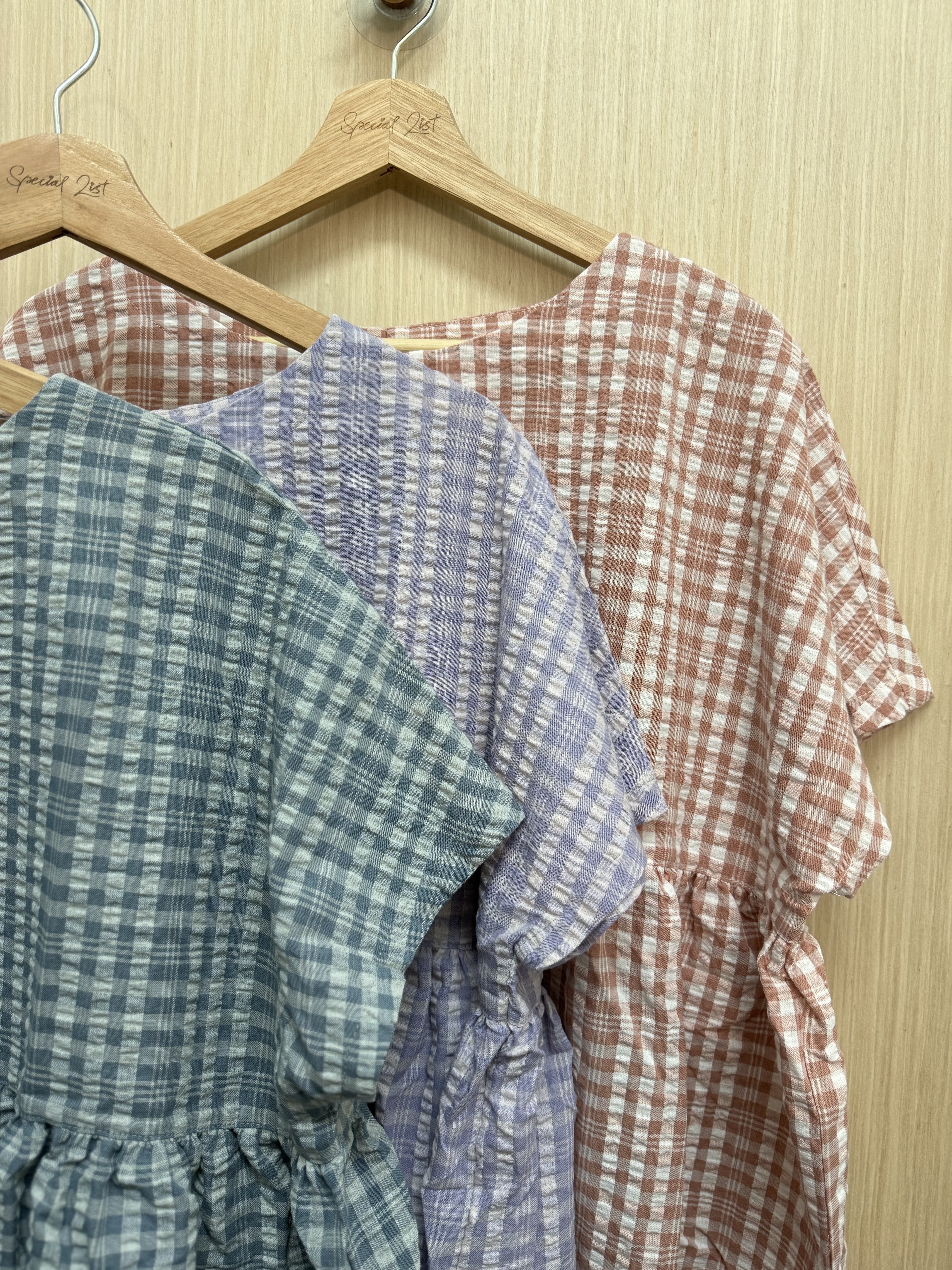 泡泡棉格仔𝐭𝐨𝐩（藍綠𝐱白）