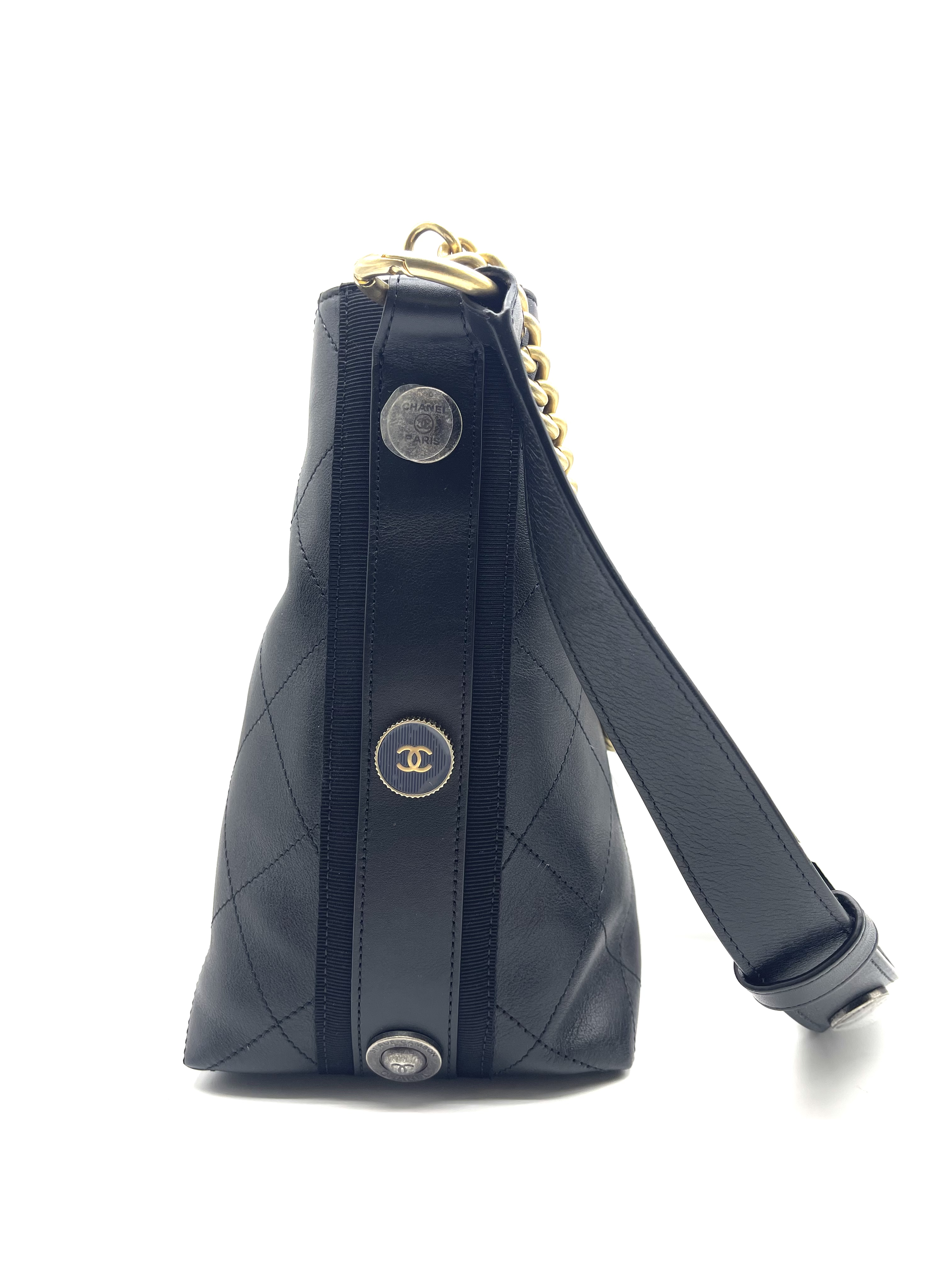 Pre-owned Chanel Button Up Hobo / Product Code: 26050618