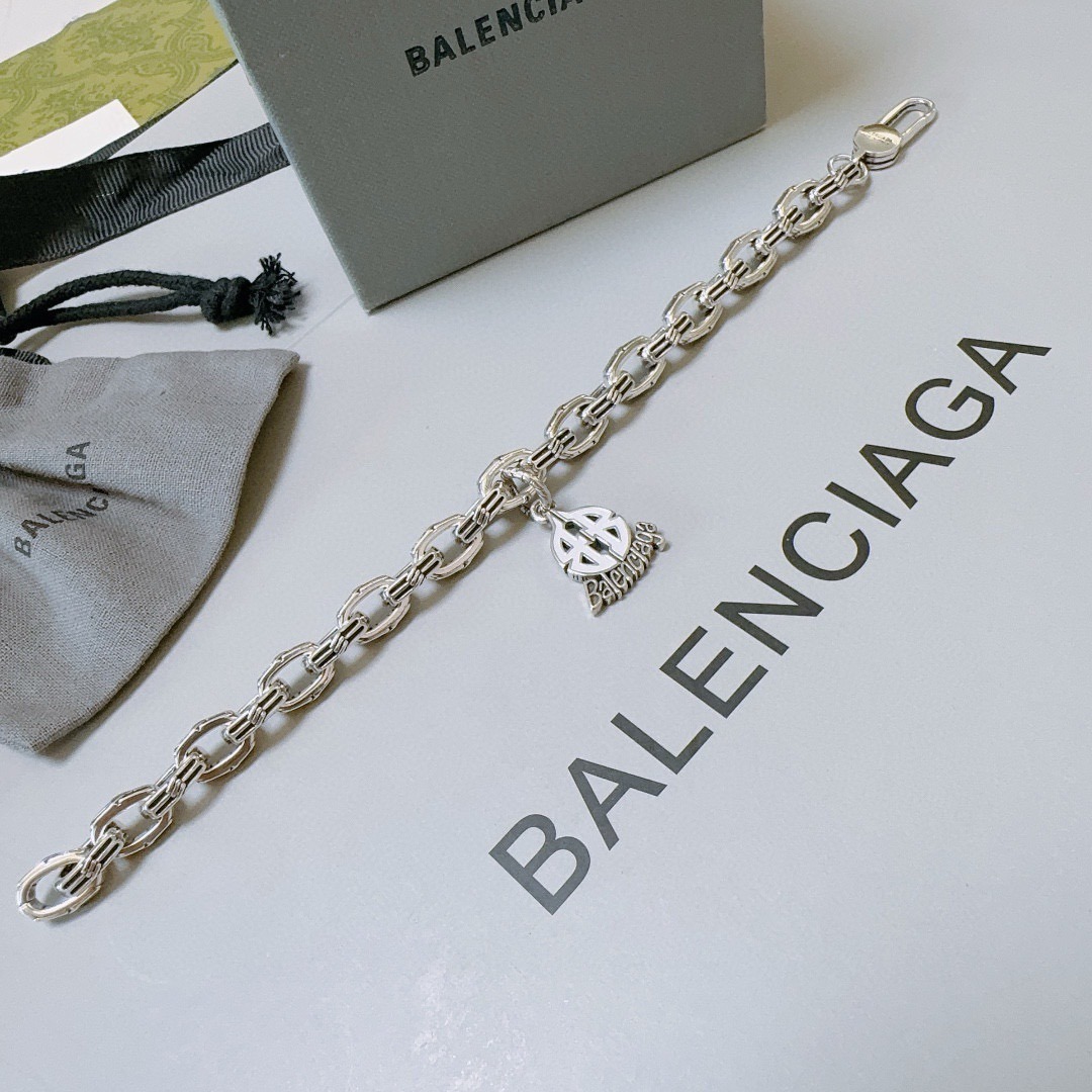 【原單】Balenciaga BB 吊墜銀色鏈條手鍊 - 禮盒裝