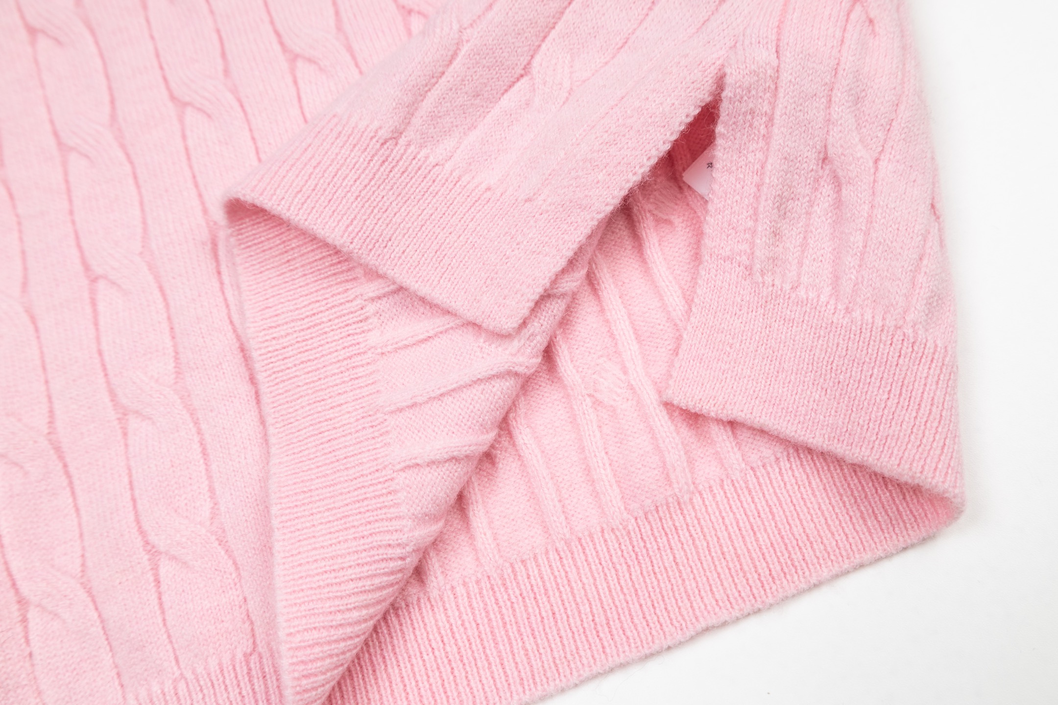 Mardi Mercredi Flower Embroidery Cable Short Sleeve Knit