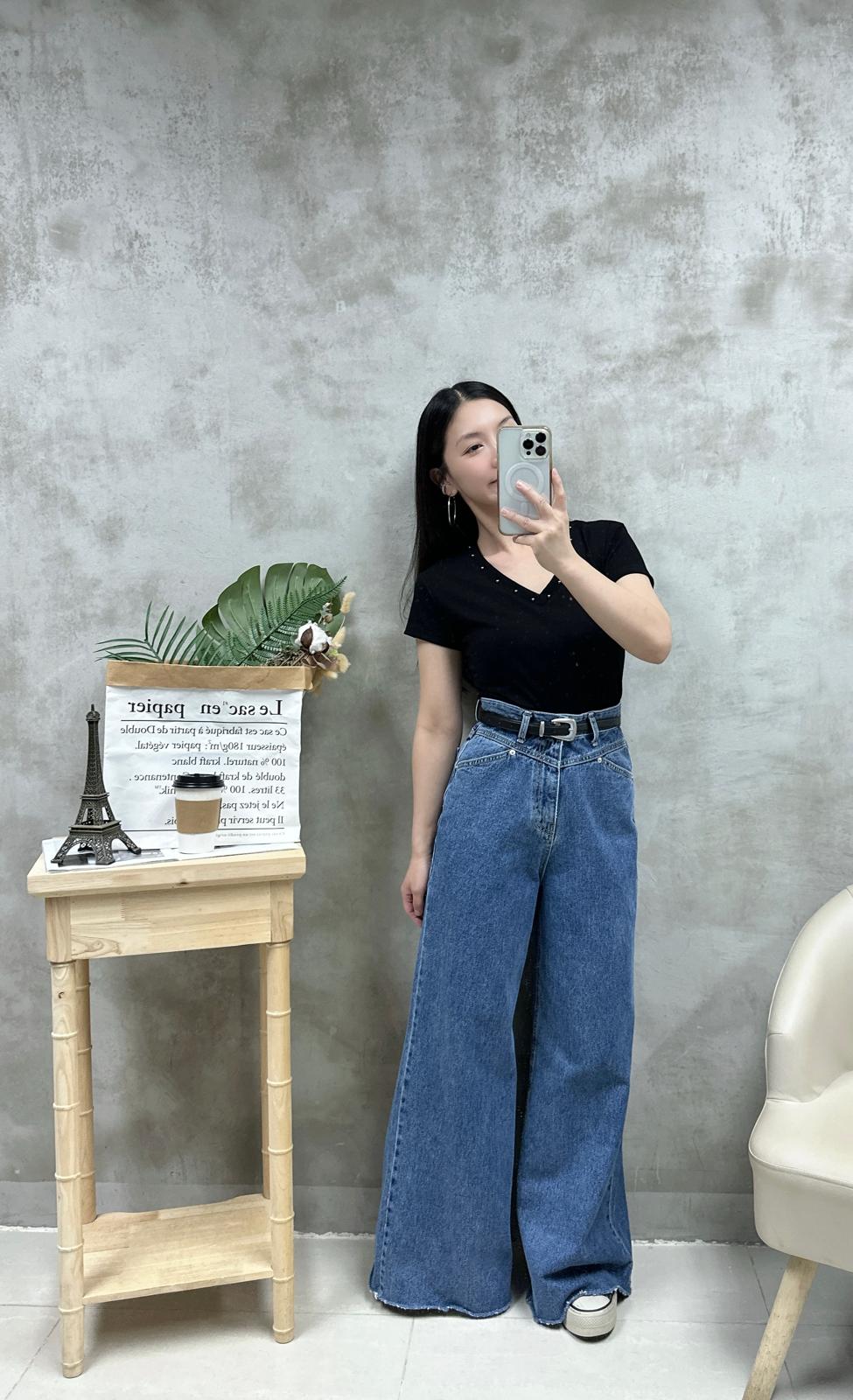 S02 V領鍋釘Tee
